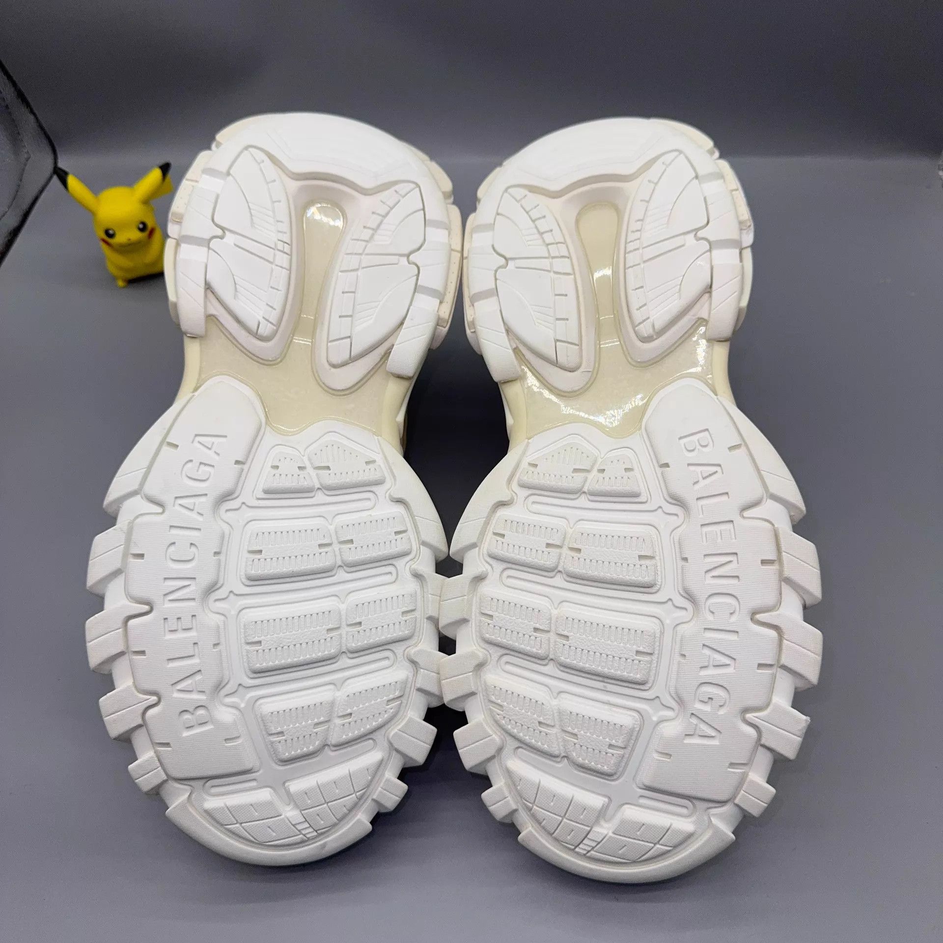 Balenciaga Balenciaga Track 3.0 White Distressed Men's Sneakers Size US 11 / EU 44 - 4 Thumbnail