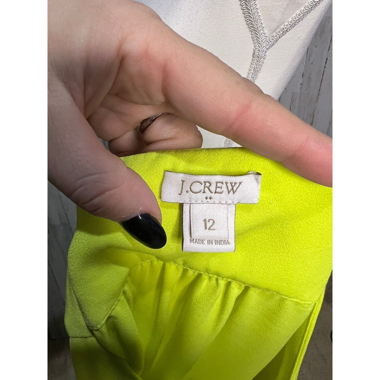 J.Crew J.Crew Women's Sleeveless V-Neck Blouse Size 12 Neon Yellow Size XL / US 12-14 / IT 48-50 - 5 Thumbnail