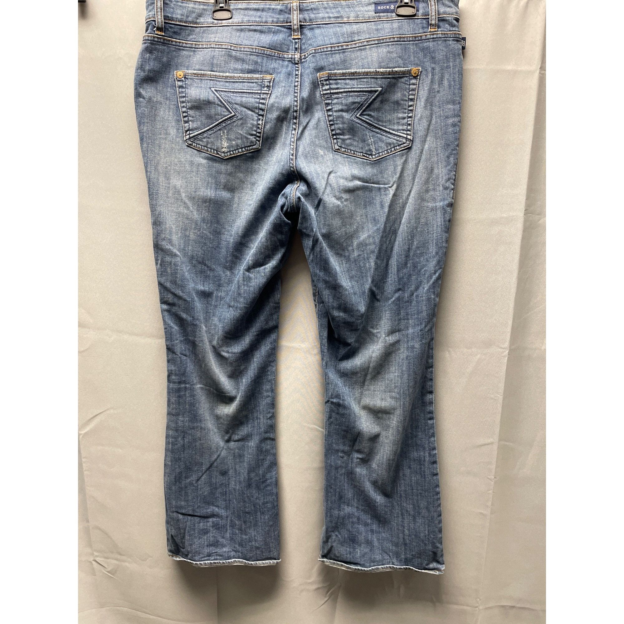 Rock & Republic Rock & Republic Women's Size 20 Jeans SKU 4156 Size 42" / US 20 - 3 Thumbnail
