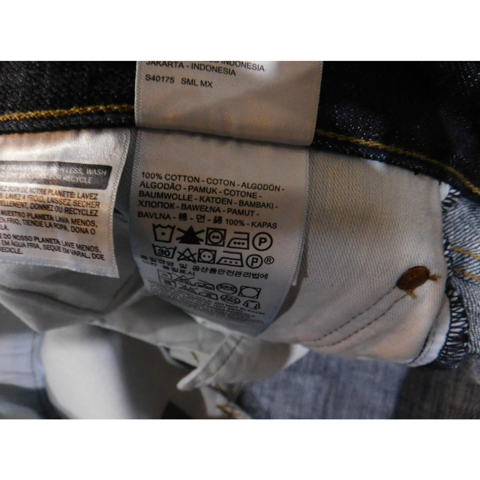 Levi's VINTAGE Levis 501 Jeans Mens 38x30 Dark Blue Denim Straight Leg Button Fly 501 W38 L30 Mens Jeans 100% Cotton Size US 38 / EU 54 - 7 Thumbnail