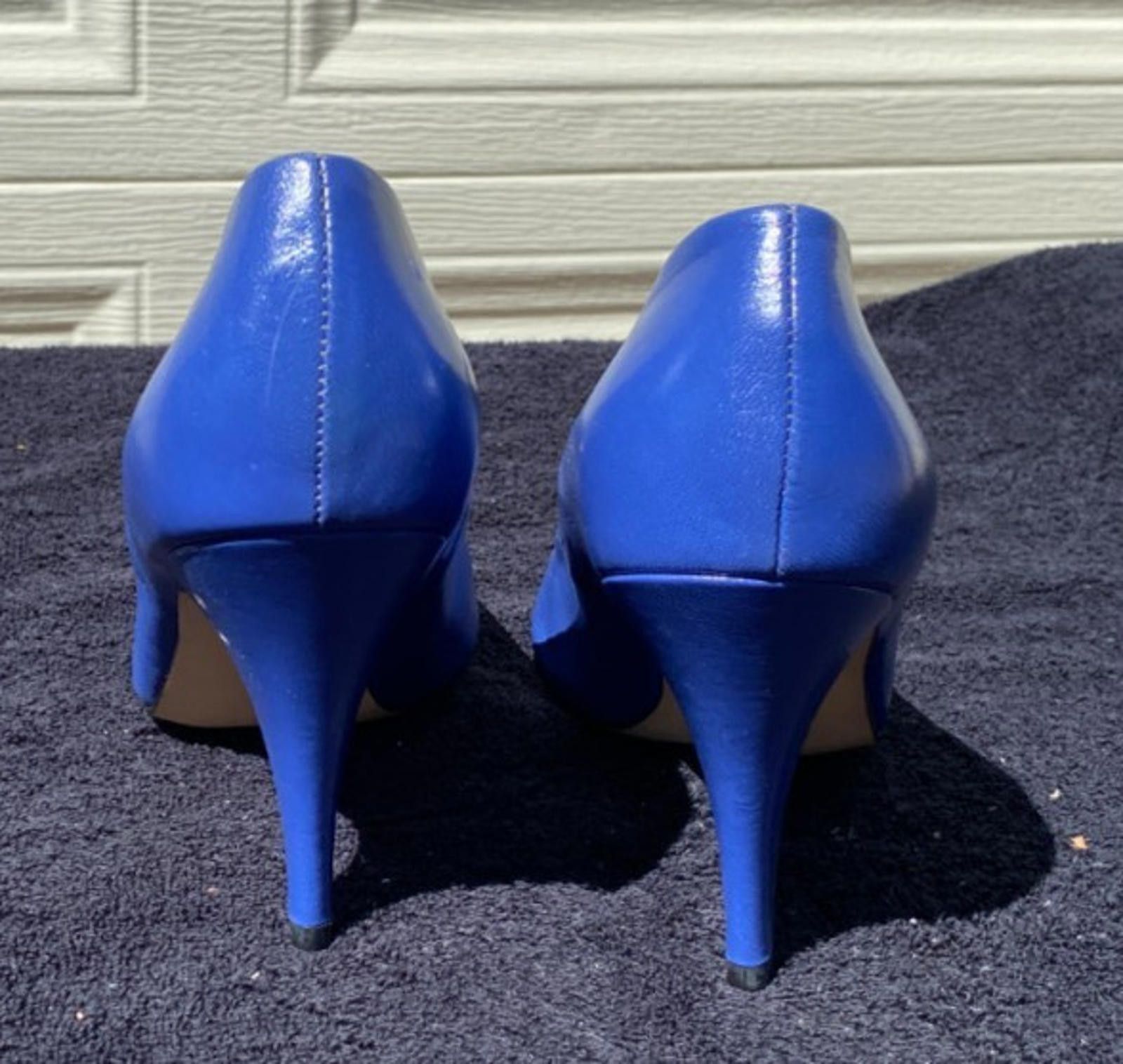 Designer Joyce Blue With Gold Insole Heels Size 8.5 (S637) Size US 8.5 / IT 38.5 - 4 Thumbnail