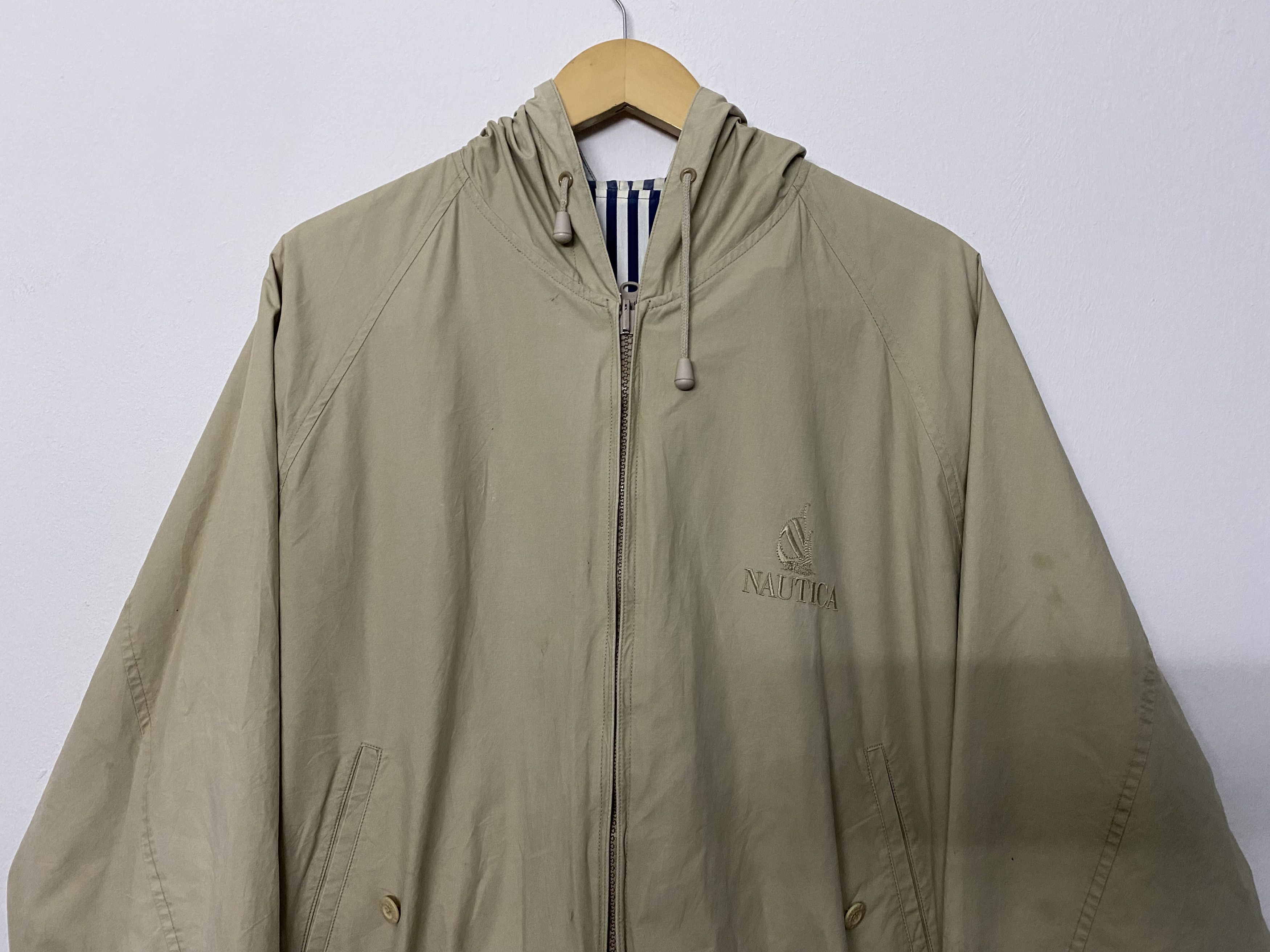 Nautica Vtg Nautica Reversible Sailing Jacket Tan/Striped Size Large Size US L / EU 52-54 / 3 - 4 Thumbnail