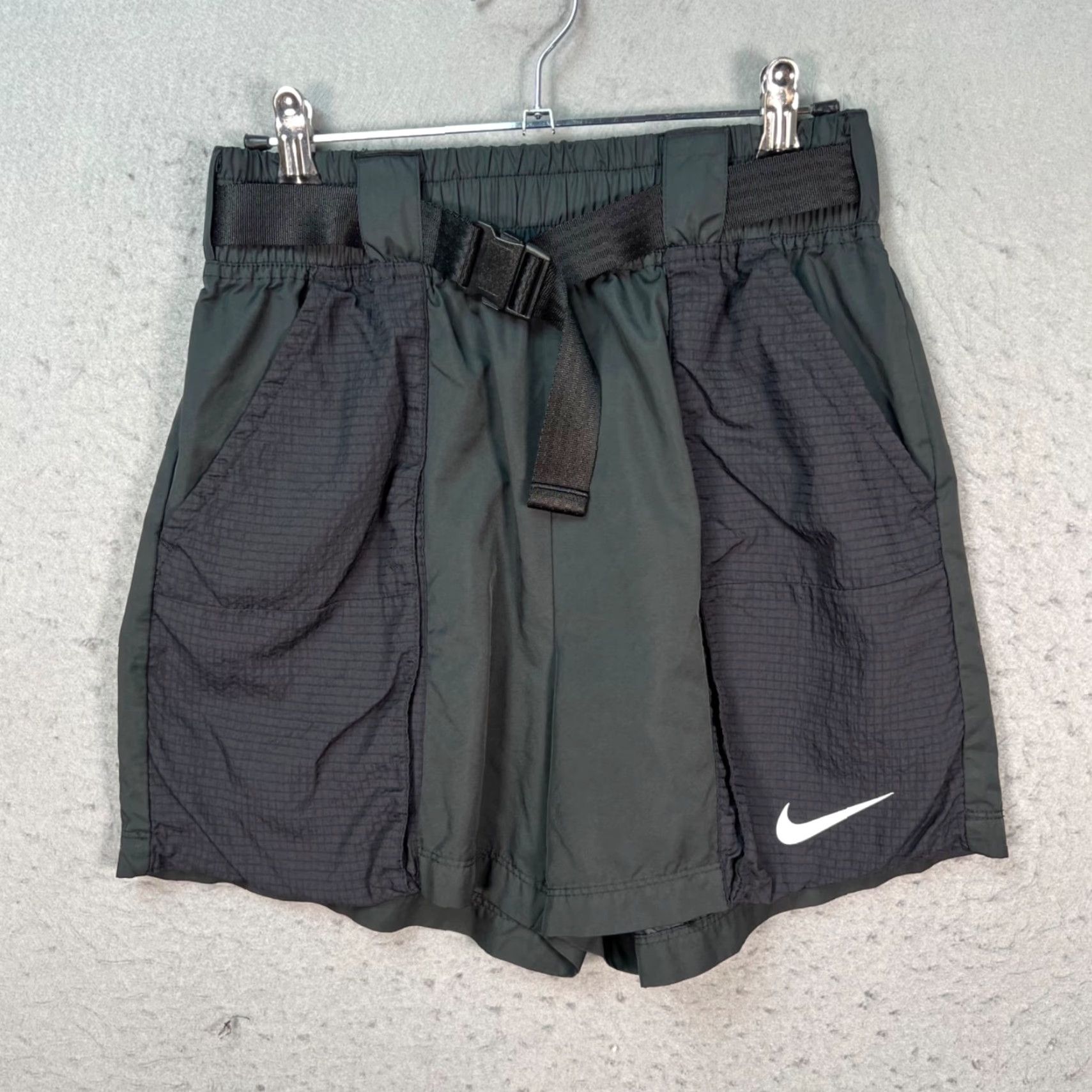 Nike Nike Womens Size Small Black Trail Athletic Shorts w/ Adjustable Belt Size 28" / US 6 / IT 42 - 2 Thumbnail