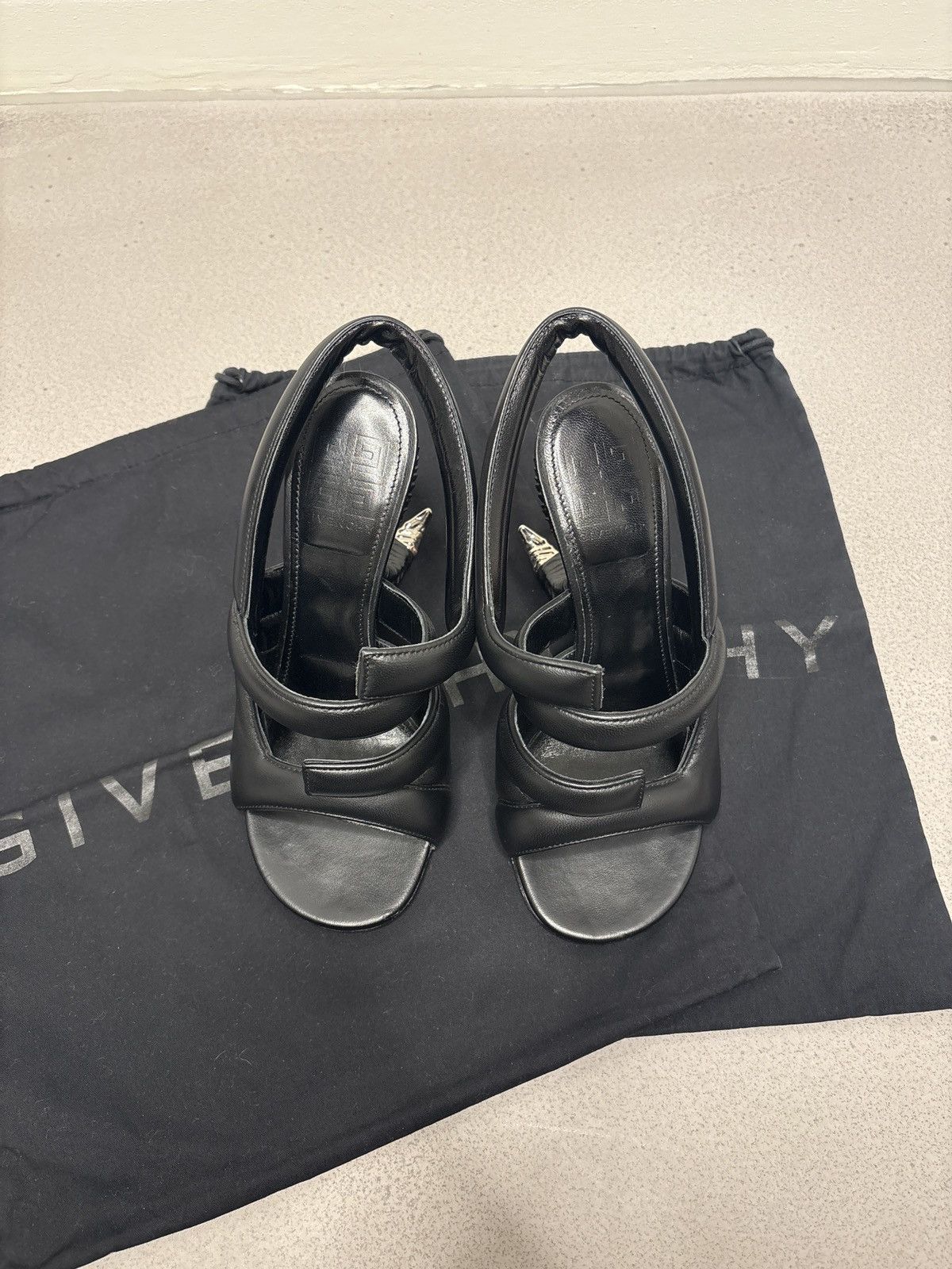 Givenchy Givenchy Horn Heels Size US 8.5 / IT 38.5 - 2 Thumbnail