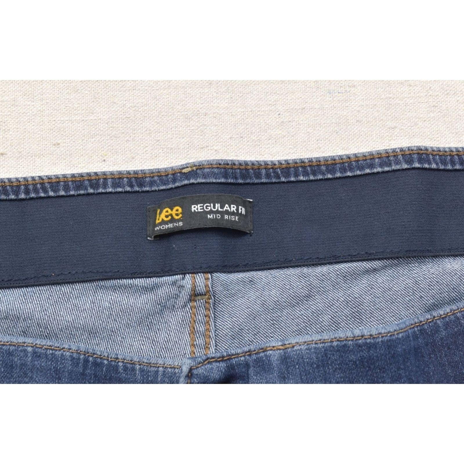 Lee Lee Jeans Capri Regular 24W Medium Bewitched Blu Womens Size 42" / US 20 - 6 Thumbnail