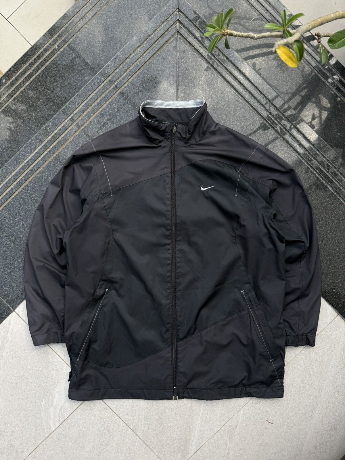 Nike 90’s NIKE RARE SWOOSH LOGO Y2K VINTAGE ZIP NYLON JACKET Size US L / EU 52-54 / 3 - 2 Thumbnail