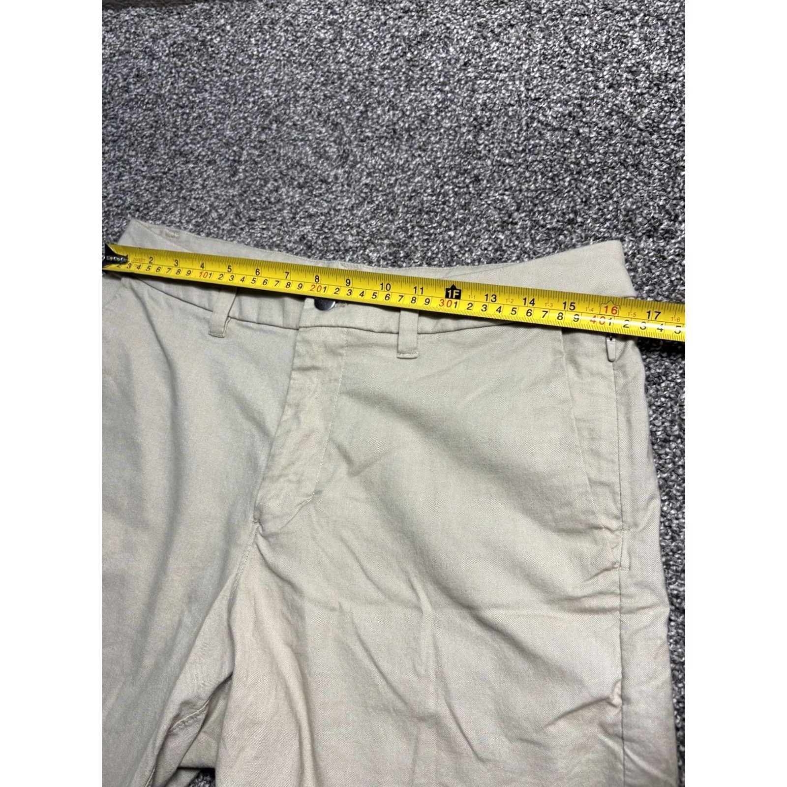 Lululemon VINTAGE: No (remove) Lululemon Commission Shorts Mens 31 Beige 10" Inseam Qwick Oxford LM7AAMS? Size US 31 - 5 Thumbnail