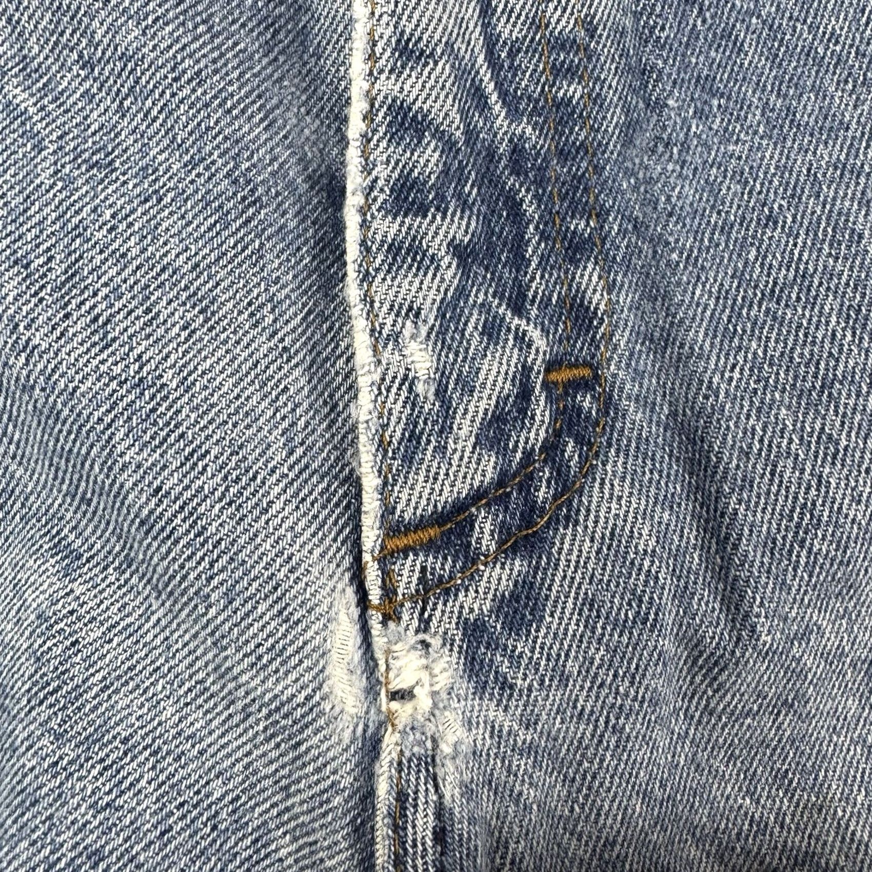 Lee VINTAGE Lee Jeans Men 36x32 Regular Straight USA Blue Cotton 1980s-90s, Worn, Thrashed, Zip, Inseam 32, Made in USA, Leather Patch, Hipster Size US 36 / EU 52 - 7 Thumbnail