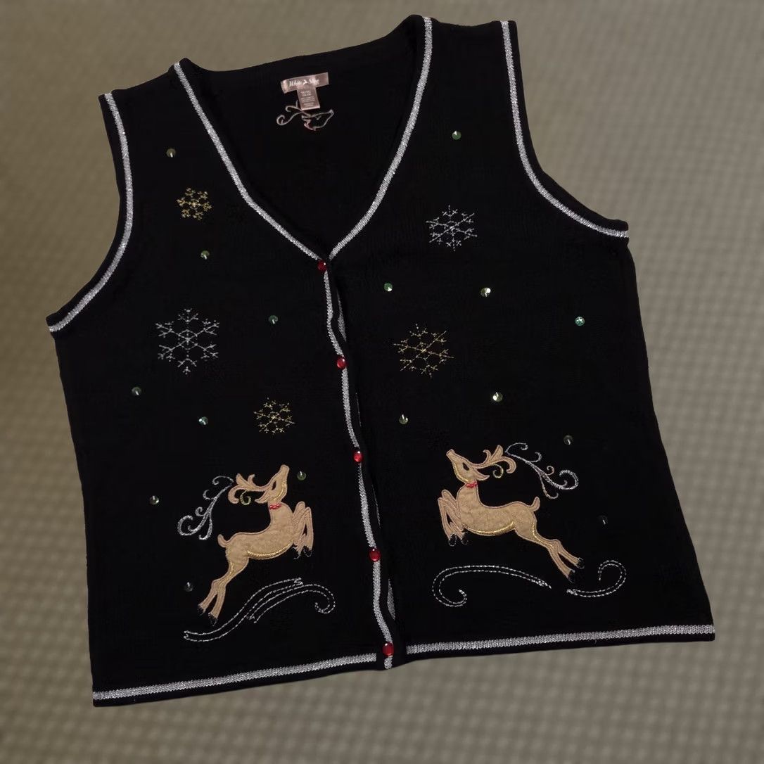 Vintage VINTAGE White Stag Sweater Vest Womens XL Black Christmas Reindeer Sequin Button V Neck Size XL / US 12-14 / IT 48-50 - 1 Thumbnail