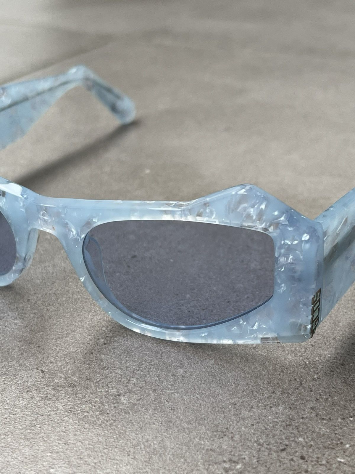GCDS !DS! SS23 GCDS Cat Eye Marble Blue Sunglasses Size ONE SIZE - 1 Thumbnail