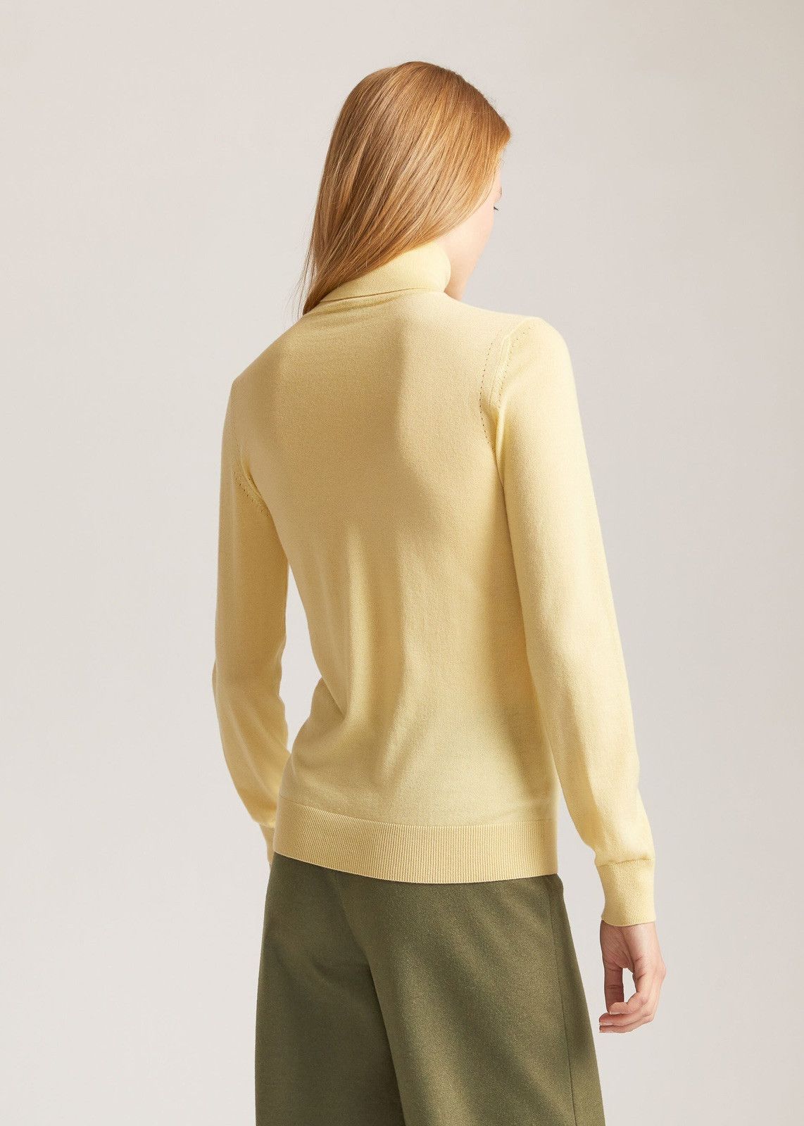 Loro Piana o1srvl11e0125 Piuma Turtleneck Sweater in Yellow Size L / US 10 / IT 46 - 2 Thumbnail