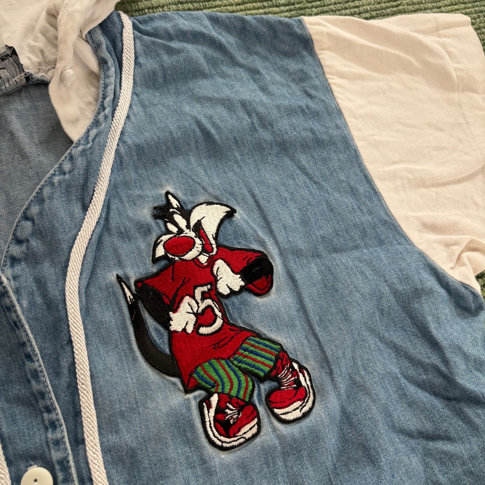 Vintage Vintage 90s Sylvester Looney Tunes Denim Button Up Hoodie M Size US M / EU 48-50 / 2 - 3 Thumbnail