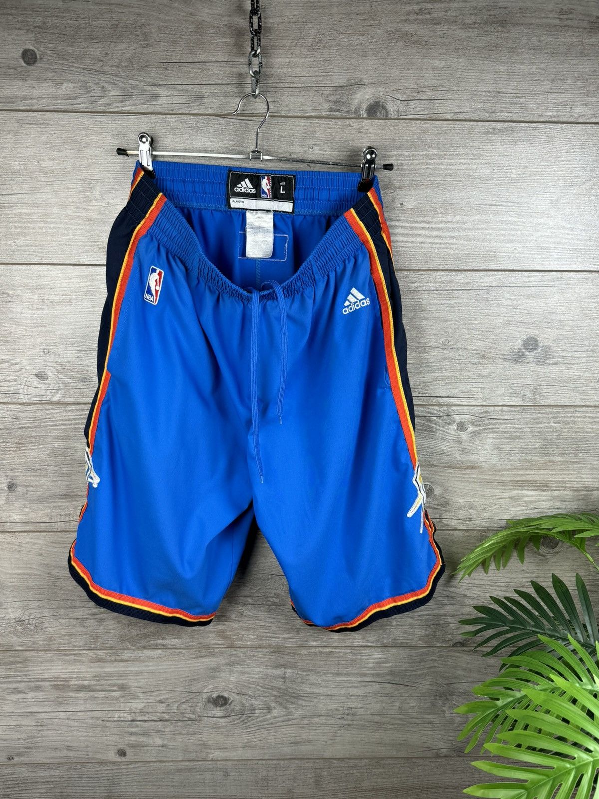NBA Adidas NBA shorts 🩳 OKC size L Size US 34 / EU 50 - 1 Thumbnail