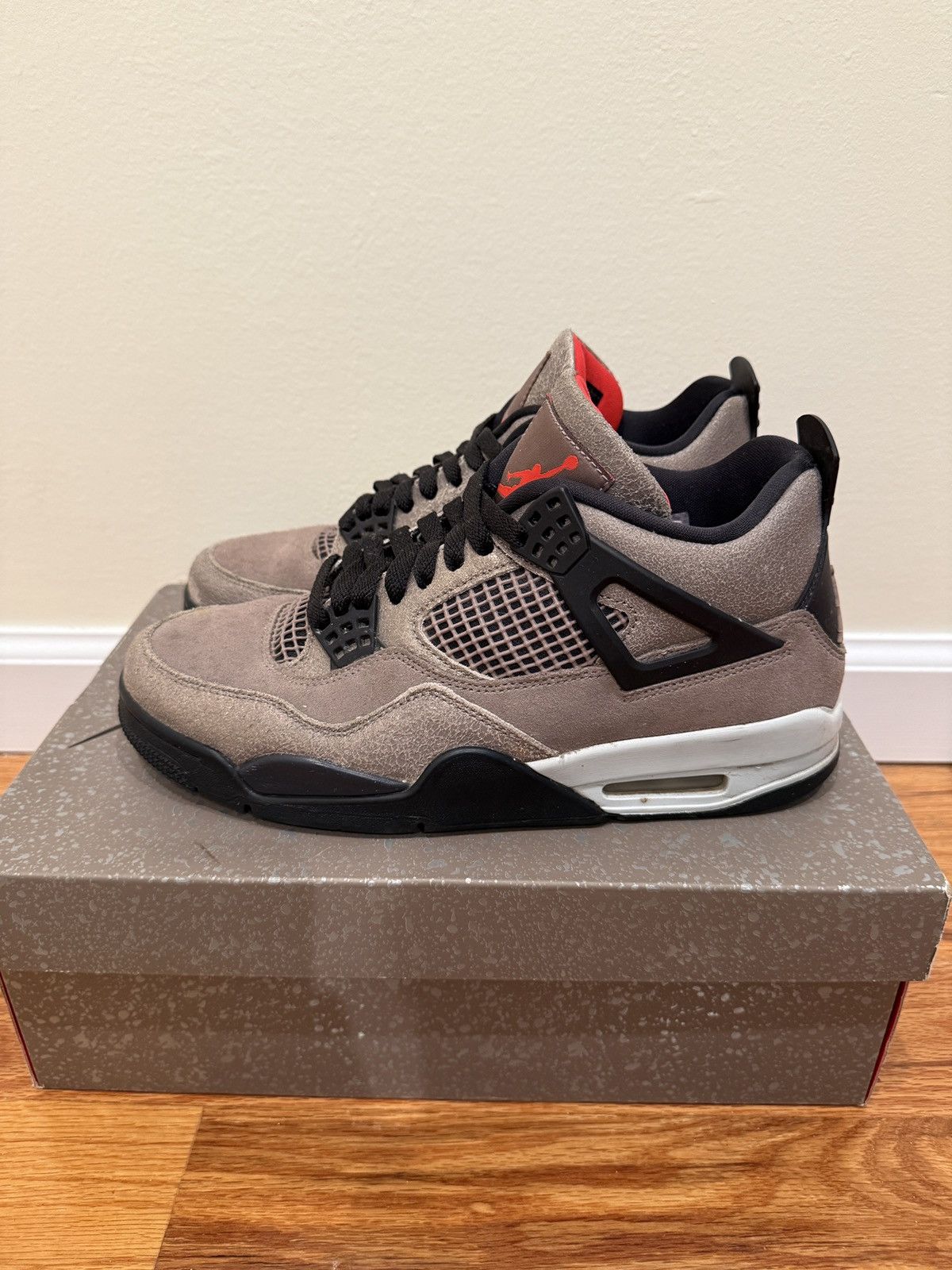 Jordan Brand Taupe Haze 4 Size US 8.5 / EU 41-42 - 2 Thumbnail
