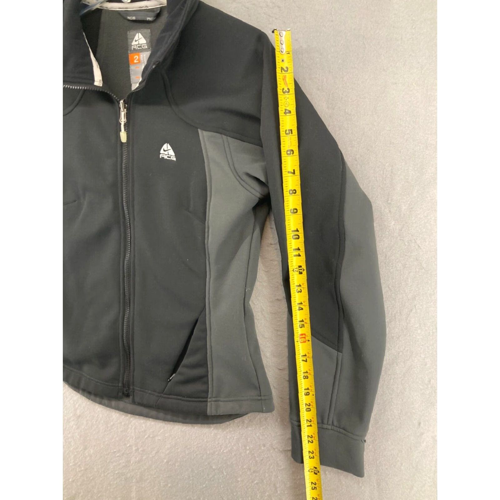 Nike ACG Nike ACG Jacket Women Medium Black Gray Softshell 2-Thermal Layer Thumb Holes Size M / US 6-8 / IT 42-44 - 4 Thumbnail