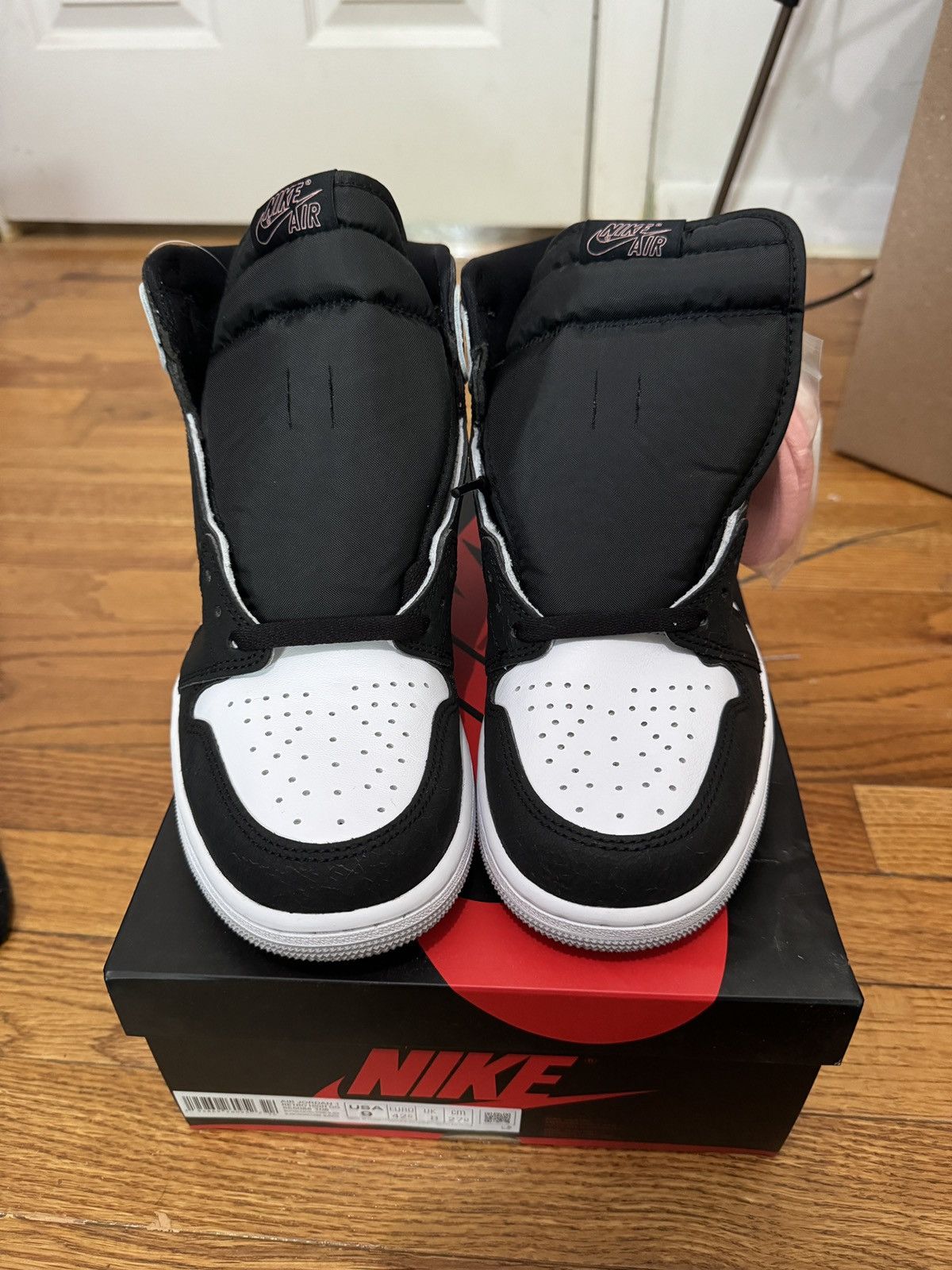Nike AJ1 Retro High OG Bleached Coral Size US 9 / EU 42 - 2 Thumbnail