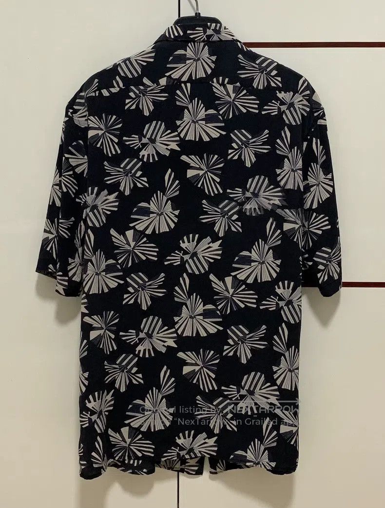 Saint Laurent Paris Saint Laurent Paris size 39 Mulberry Silk Prism Flower Pri Size US L / EU 52-54 / 3 - 2 Thumbnail
