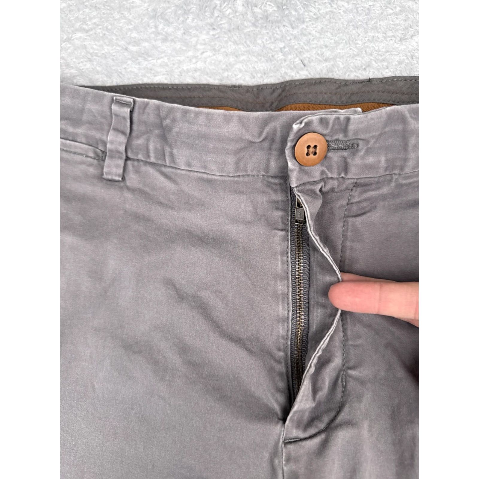 Tommy Bahama Tommy Bahama Shorts Mens 34 Gray Chino Flat Front Zip Fly Marlin Logo Casual Size US 34 / EU 50 - 6 Thumbnail