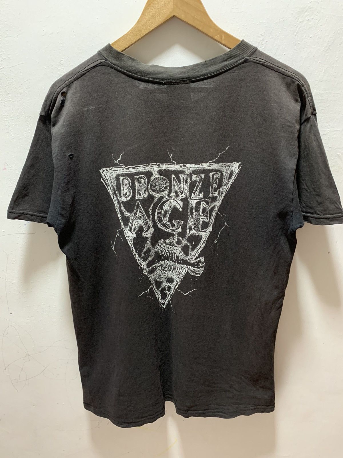 Hook-Ups Vintage Distressed Faded Bronze Age Skateboard Usa T-Shirt Size US M / EU 48-50 / 2 - 1 Thumbnail
