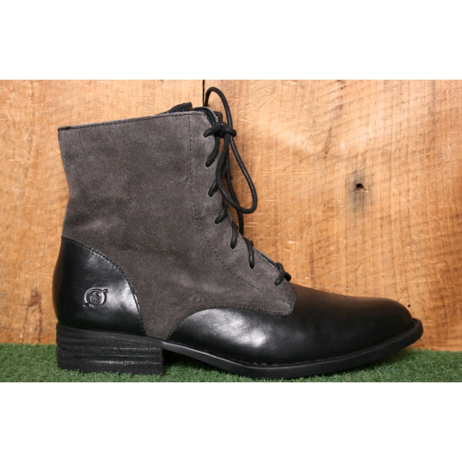 Born Börn Clements Black Leather & Gray Suede Side Zip Ankle Boots Sz. 7.5 M Women Shoe Bootie Size US 8 / IT 38 - 2 Thumbnail