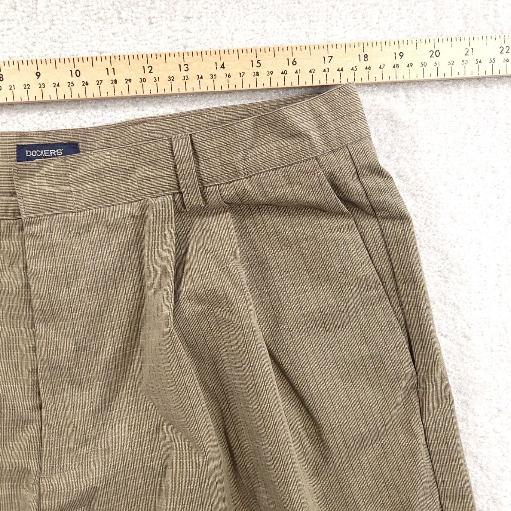 Dockers VINTAGE Dockers Pleated Casual Pants Men’s 38x34 Beige 36x31 Regular Straight 80s 90s Classic Clothes Mens Size US 38 / EU 54 - 4 Thumbnail