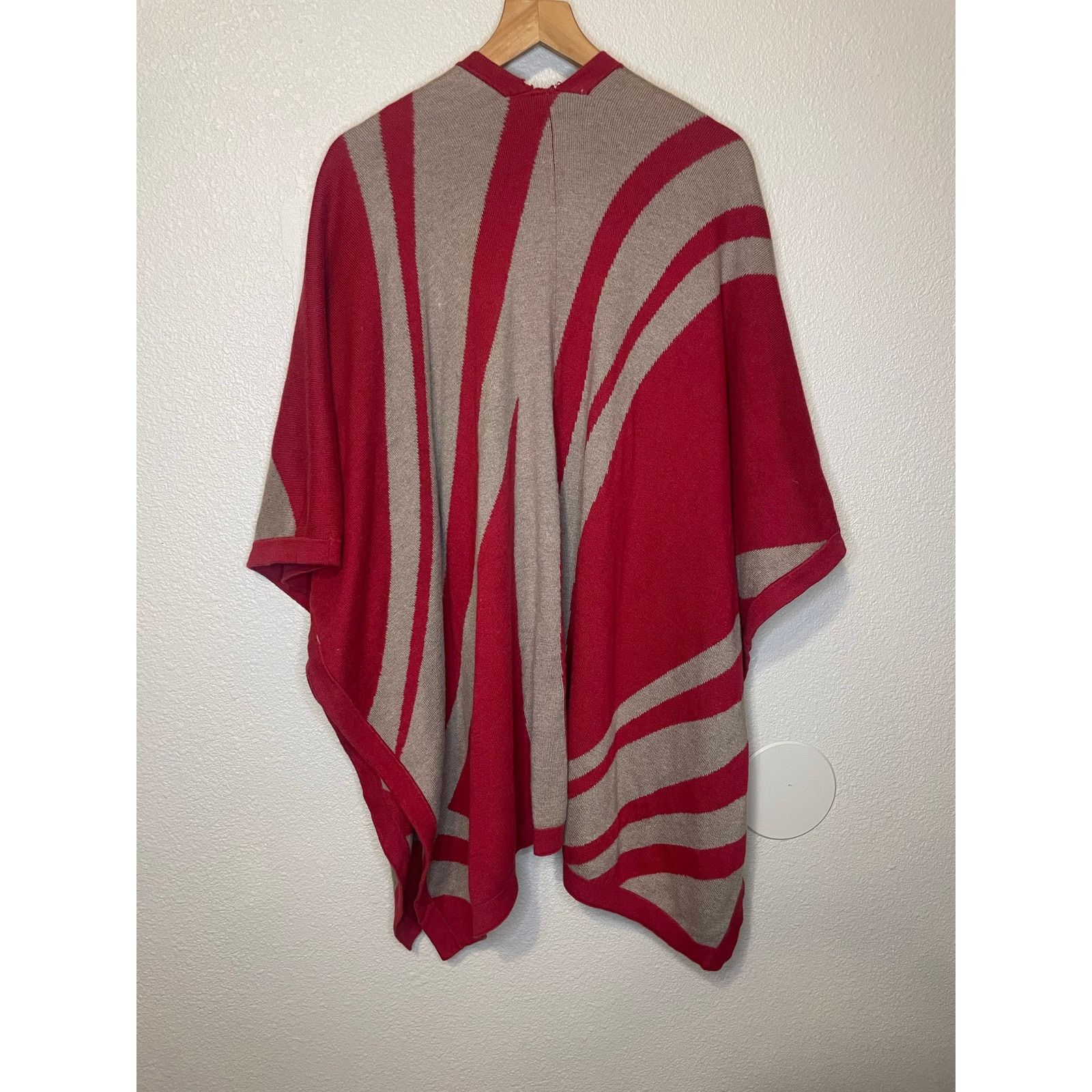 Chicos Chico's Boho Red Geometric Print Knit Kimono Shawl One Size Size ONE SIZE - 6 Thumbnail