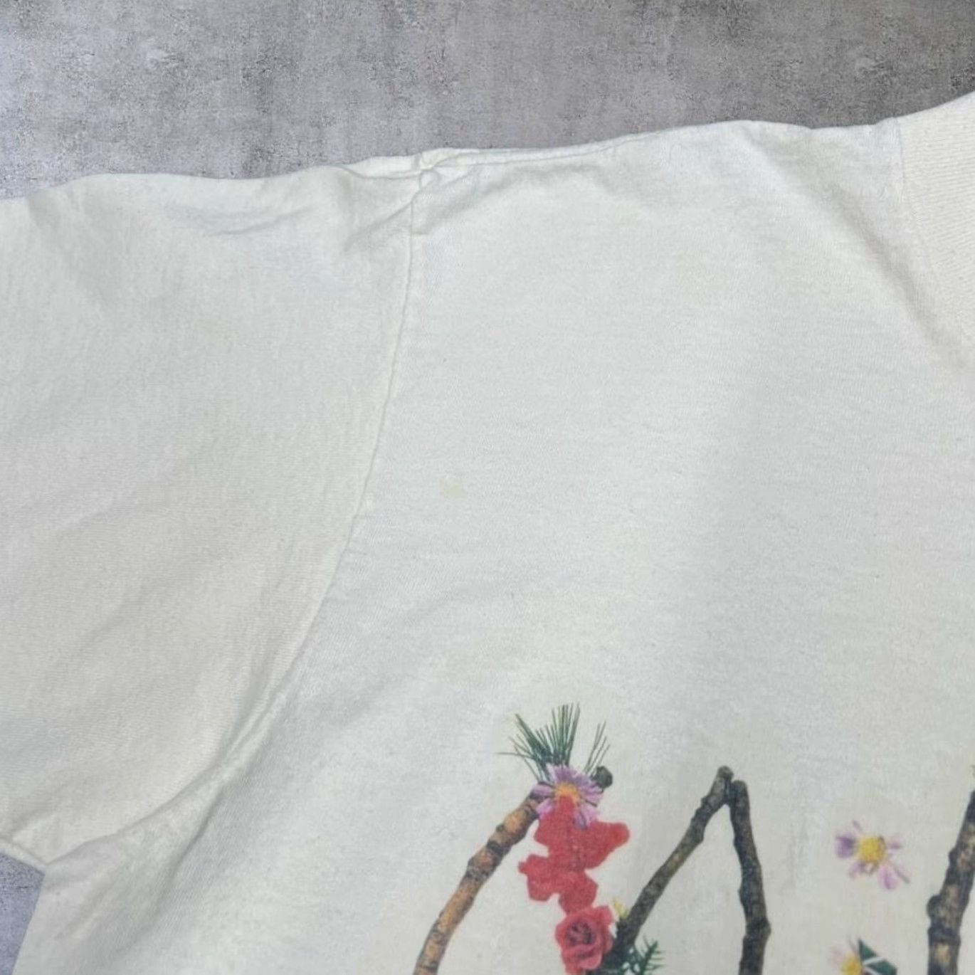 Disney VINTAGE Disney Minnie Mouse Graphic T-Shirt S Adults Regular Cream 90’s Graphic Print Mens Girls Boys Size US S / EU 44-46 / 1 - 4 Thumbnail