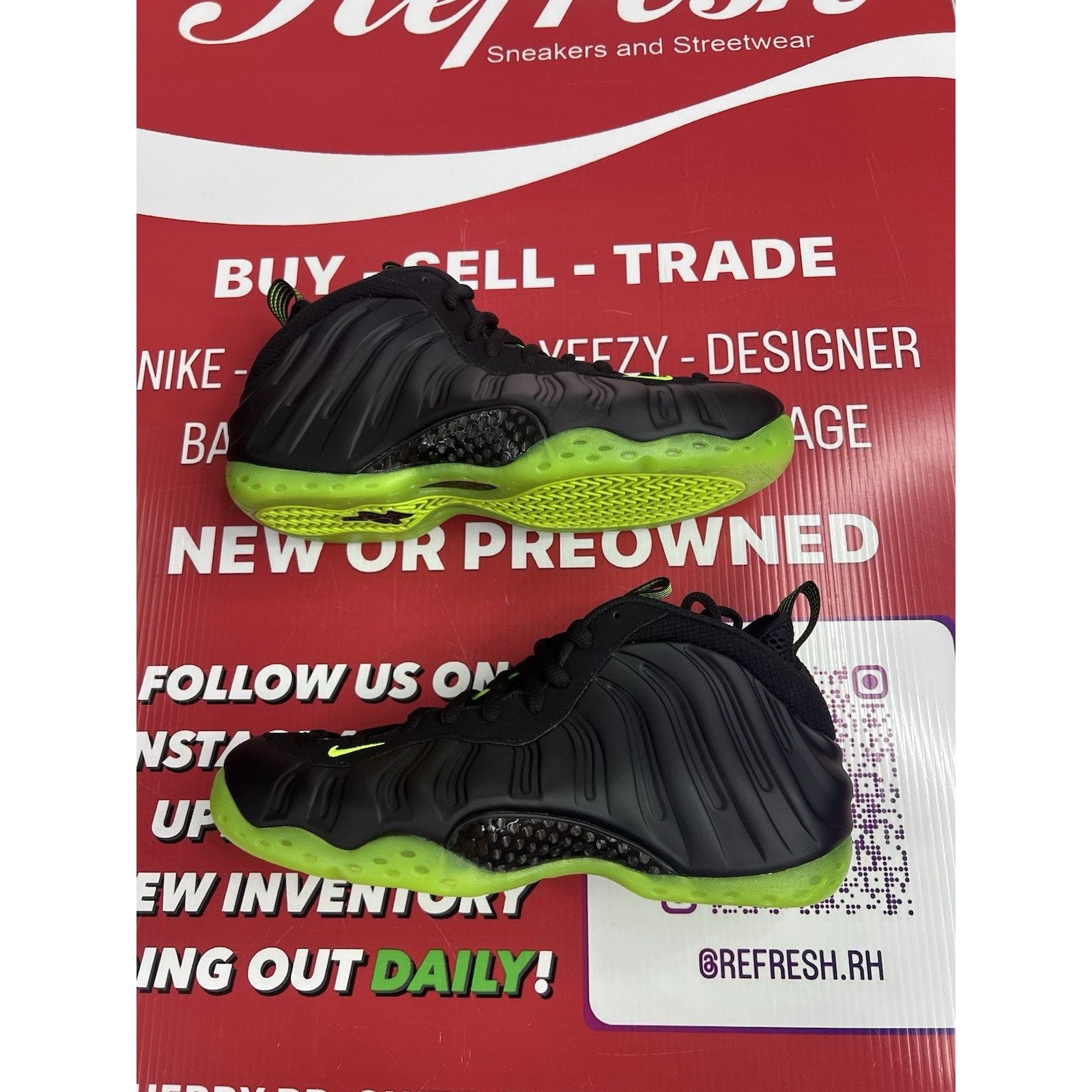 Nike Nike Air Foamposite One Black Volt Size 10 (HF2902-001) Size US 10 / EU 43 - 2 Thumbnail