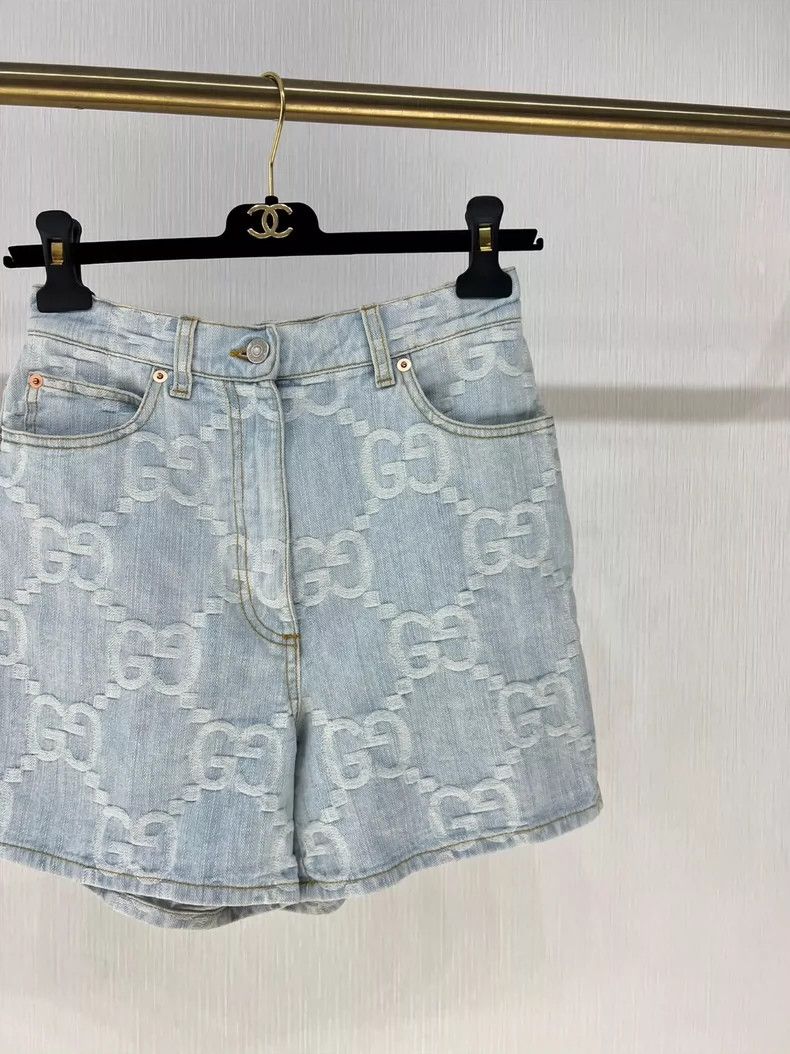 Gucci Gucci Size 23 GG cccard denim shorts size 23 2502-Nextarr Size US 26 / EU 42 - 3 Thumbnail