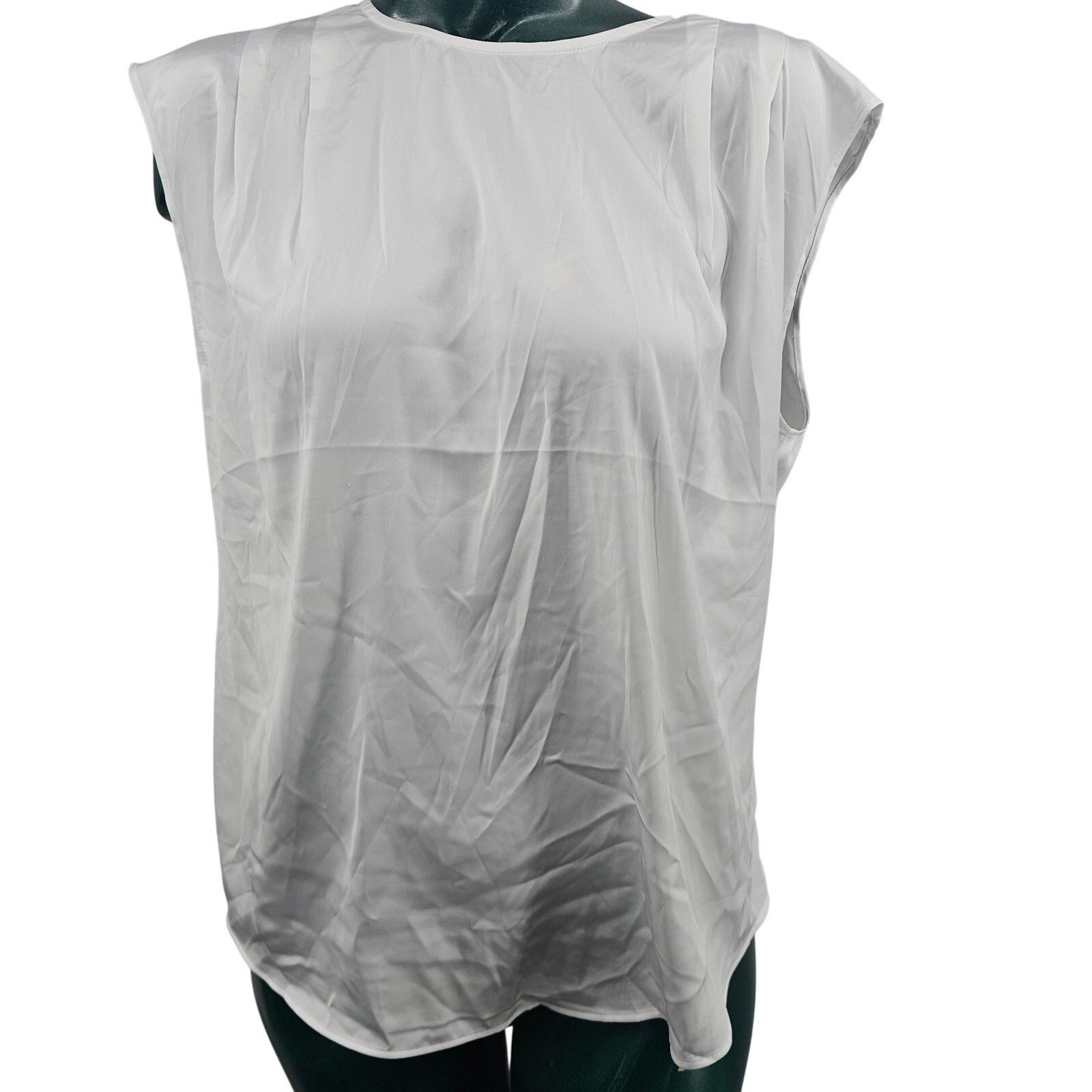 Express Express Basic White Minimalist Top Pleated Shoulder M 3582 Size M / US 6-8 / IT 42-44 - 1 Thumbnail