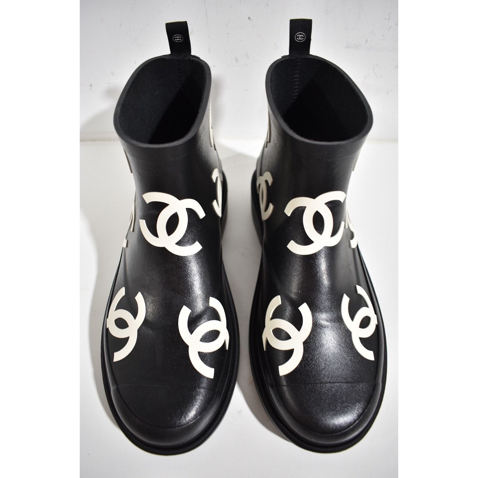 Chanel 23A All Over Logo Rubber Low Top Short Ankle Rain Boots 39 Size US 9 / IT 39 - 7 Thumbnail