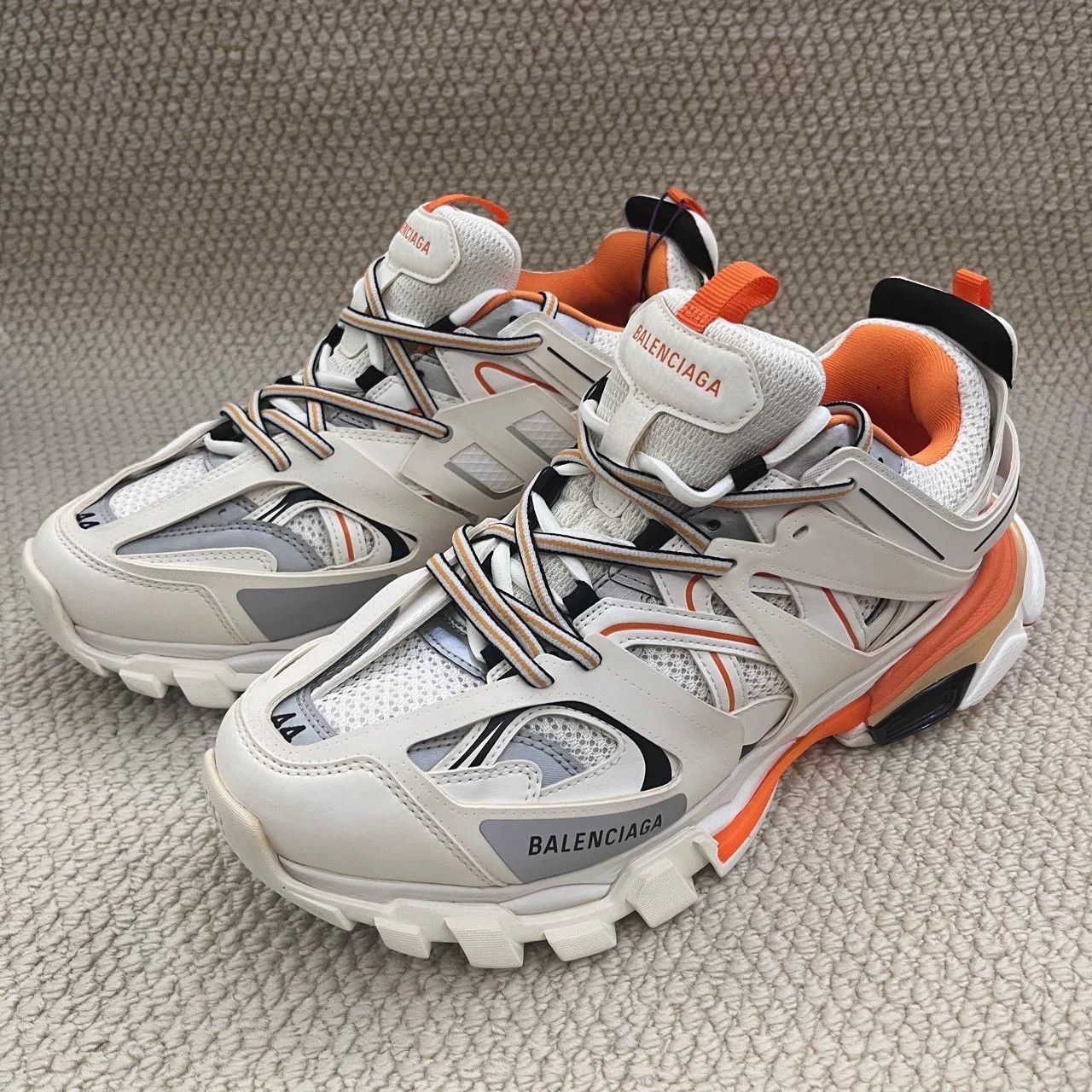 Balenciaga Balenciaga Nylon White Lowtop Sneakers 10.5 Men Size US 10.5 / EU 43-44 - 1 Thumbnail