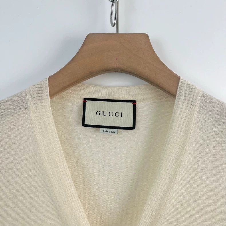 Gucci Beige V-neck knitted cardigan sweater