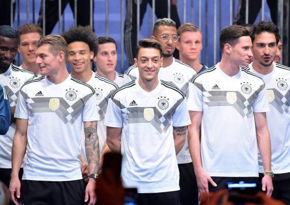 Adidas Adidas Germany World Cup Home T-shirt Tee 2018-19 Jersey Size US XL / EU 56 / 4 - 2 Thumbnail