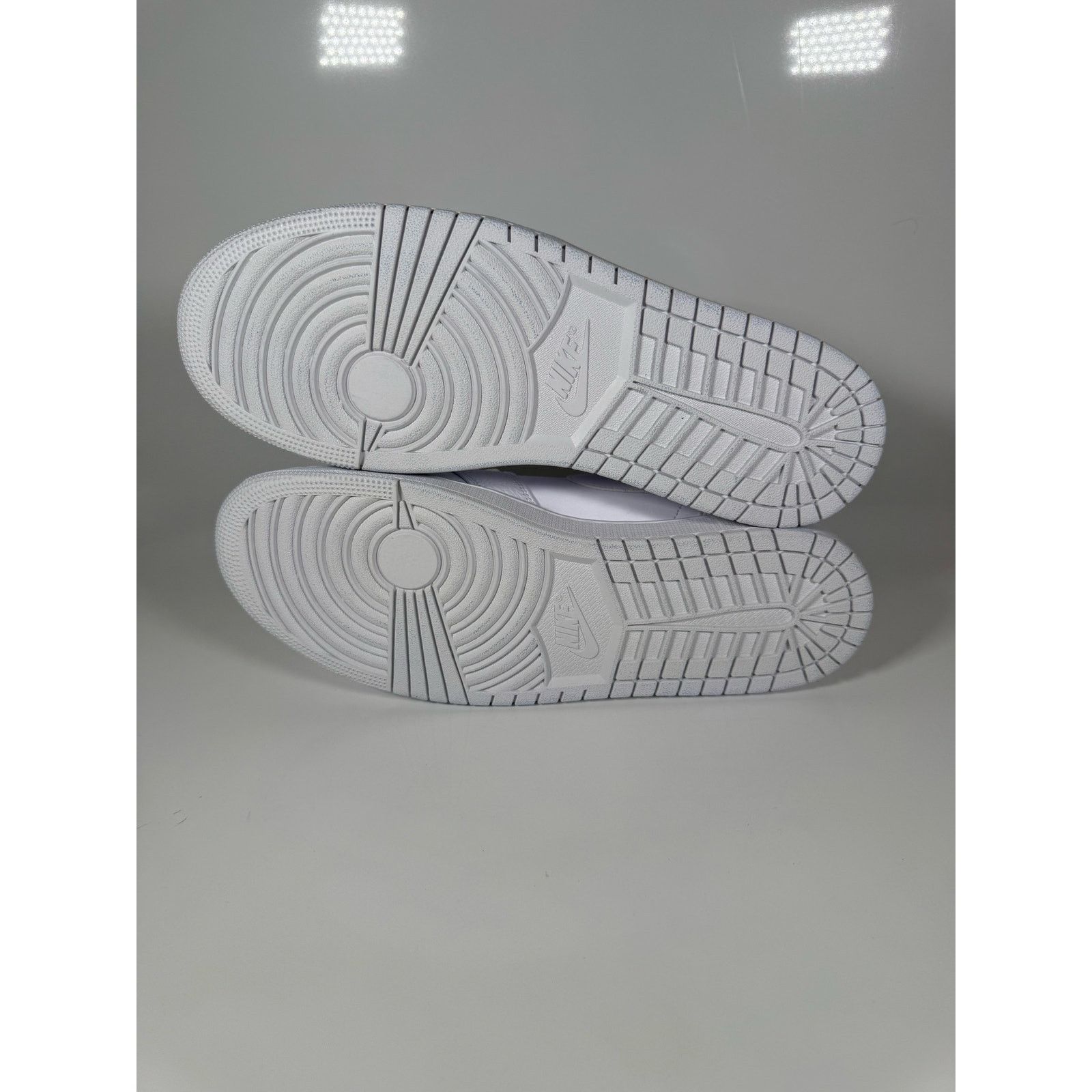 Nike Men’s Nike Air Jordan 1 Mid Triple White 554724-130 size 13 Size US 13 / EU 46 - 5 Thumbnail