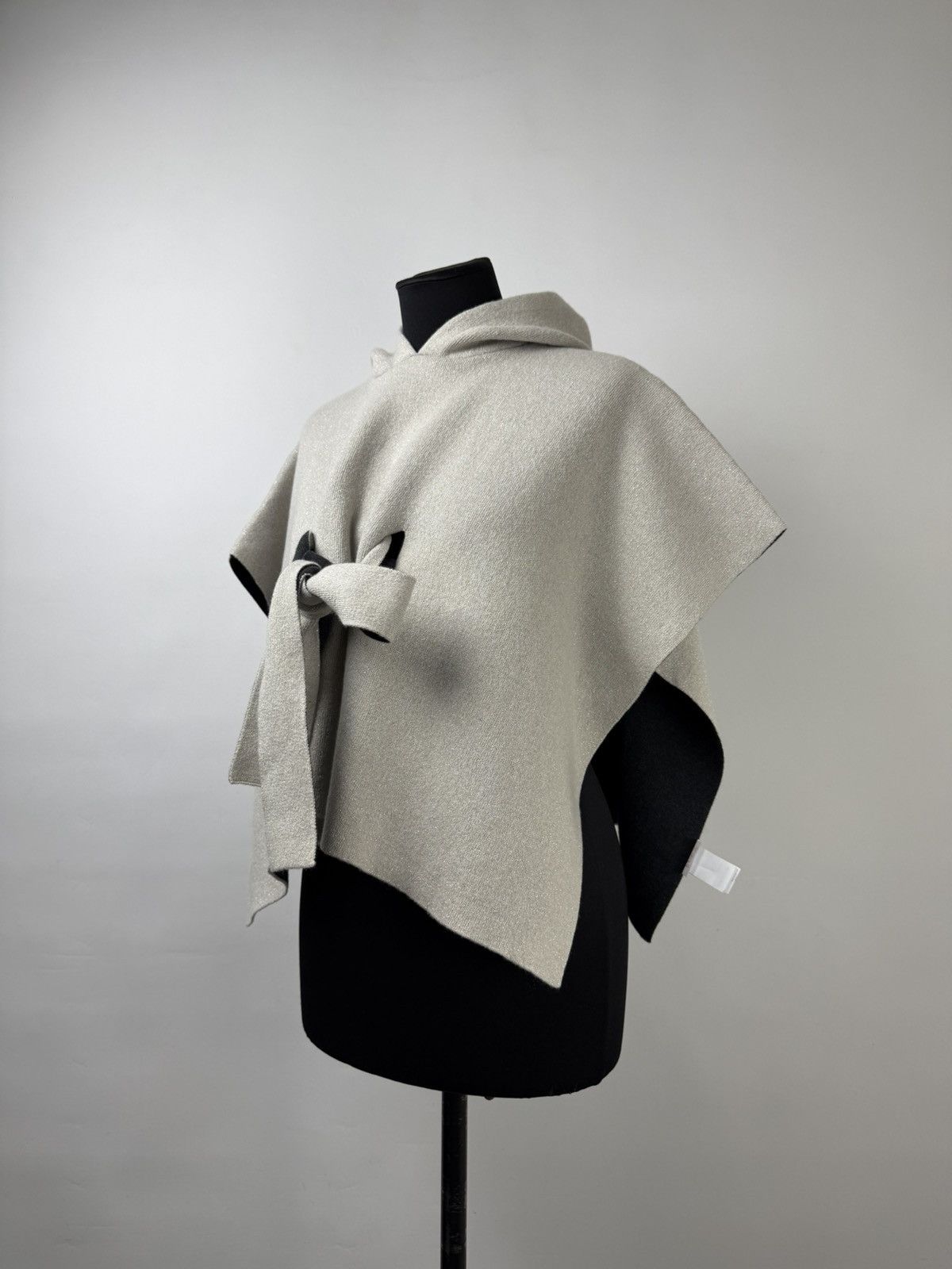 Brunello Cucinelli Brunello Cucinelli Shimmer Cashmere Monili Hood Capes Poncho Size M / US 6-8 / IT 42-44 - 2 Thumbnail