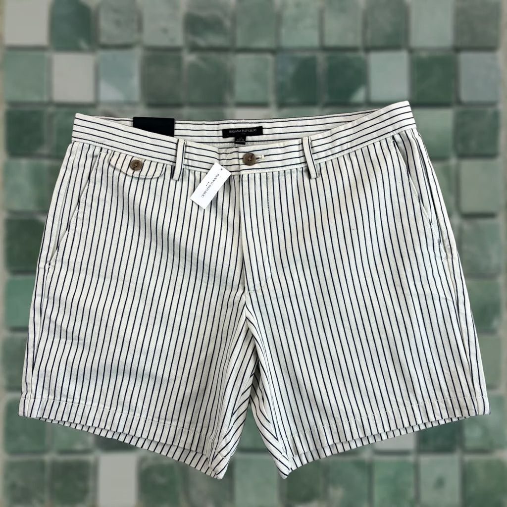 Banana Republic NWT Banana Republic 7" Lived-In Chino Shorts with Single Welt Back Pockets. Size US 36 / EU 52 - 1 Thumbnail