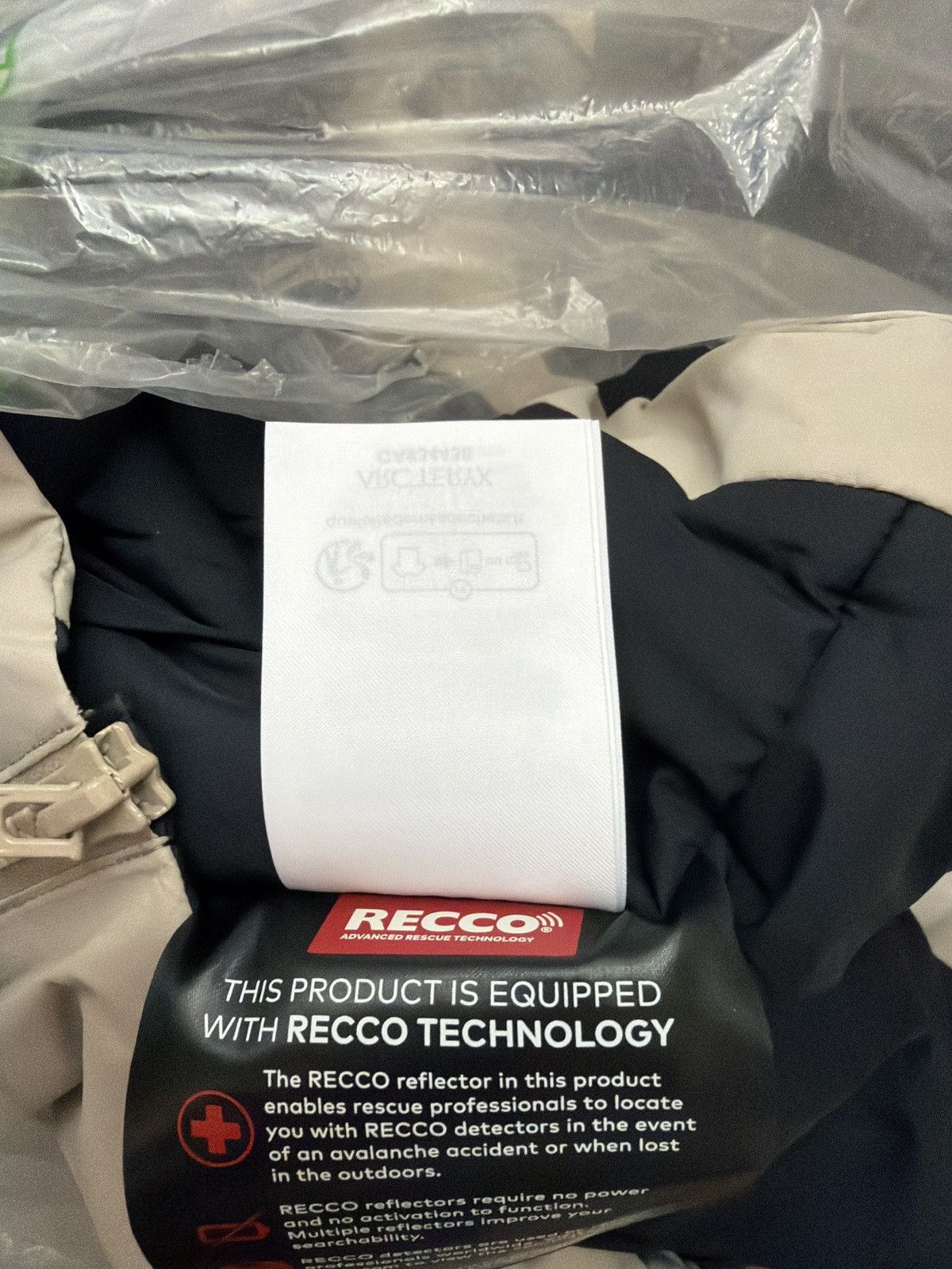 Arc'teryx Arc’teryx Beta Insulated Jacket Black Rune Size US XL / EU 56 / 4 - 21 Thumbnail