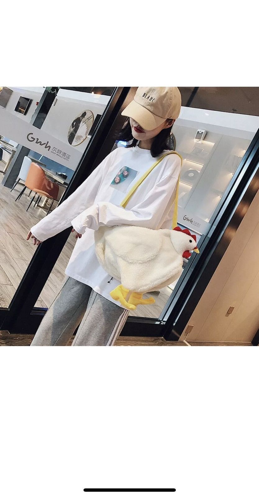 Other Women’s Faux Fur Cartoon Chicken Plush Tote & Crossbody Bag Size ONE SIZE - 6 Thumbnail