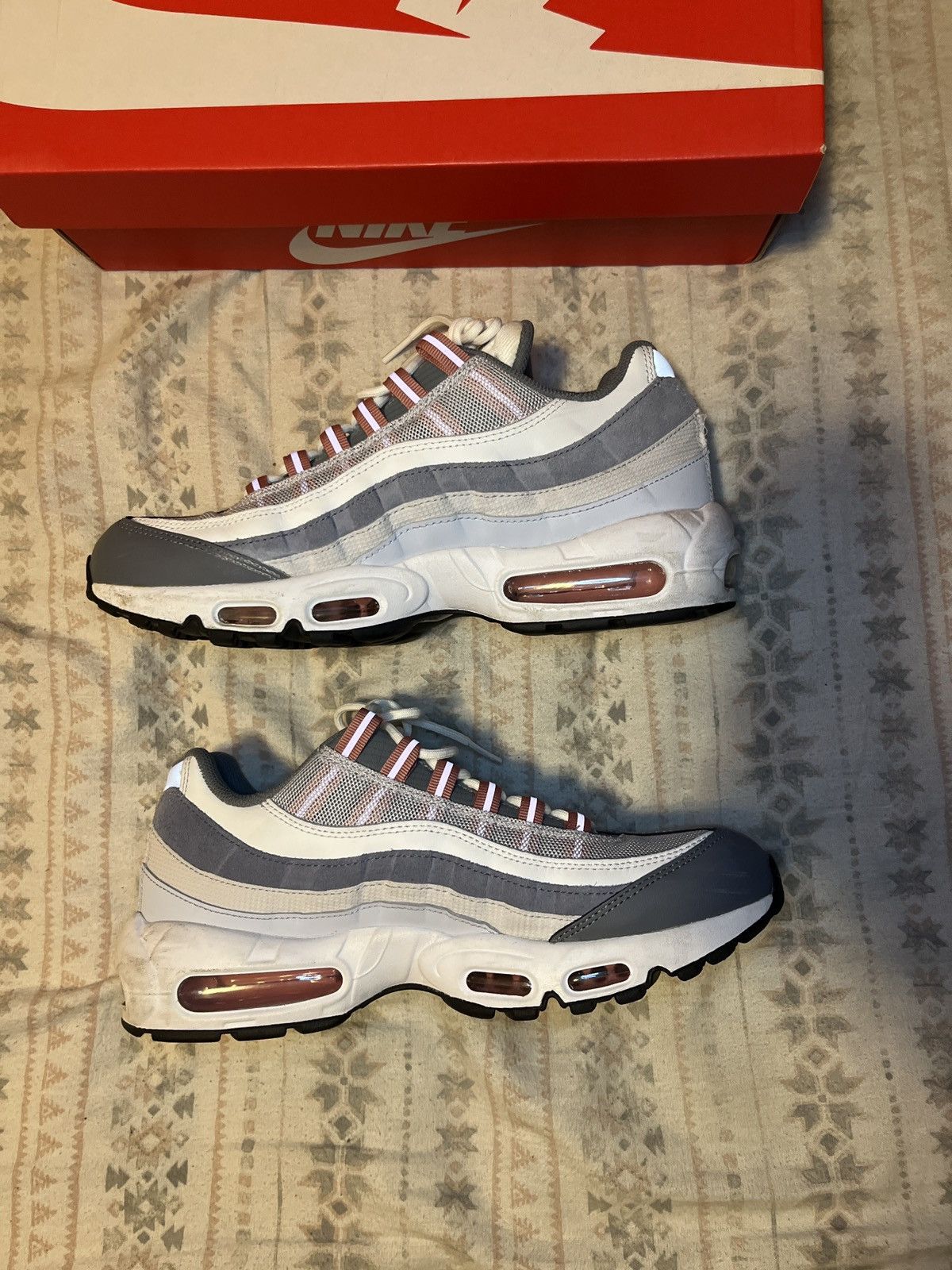 Nike Nike Air Max 95 Vast Grey/Res Stardust Size US 9.5 / EU 42-43 - 6 Thumbnail