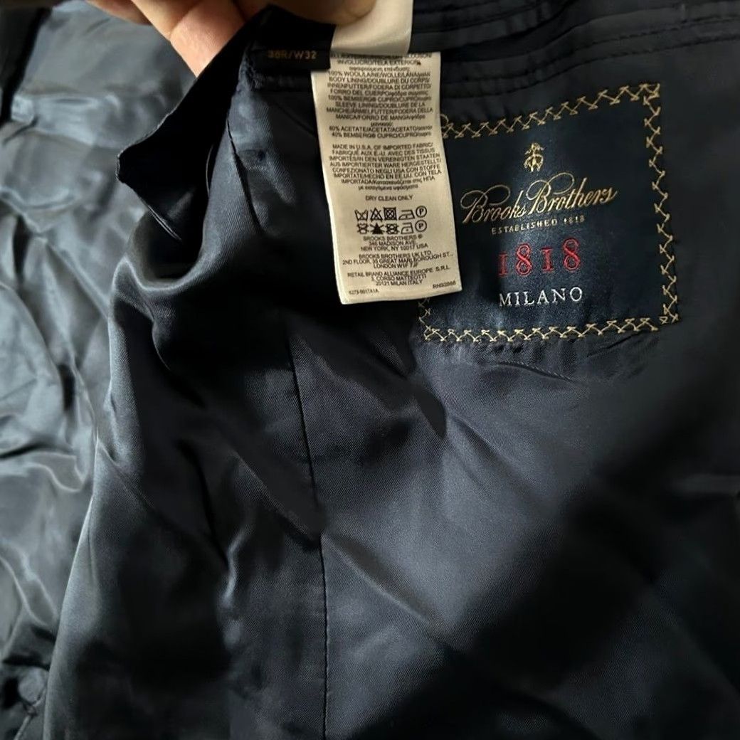 Brooks Brothers Brooks Brothers 1818 Milano Sport Coat Blazer Navy Blue Pinstripe 38R Wool Men’s Coat Mens Blazer 2-Button Size 38R - 3 Thumbnail