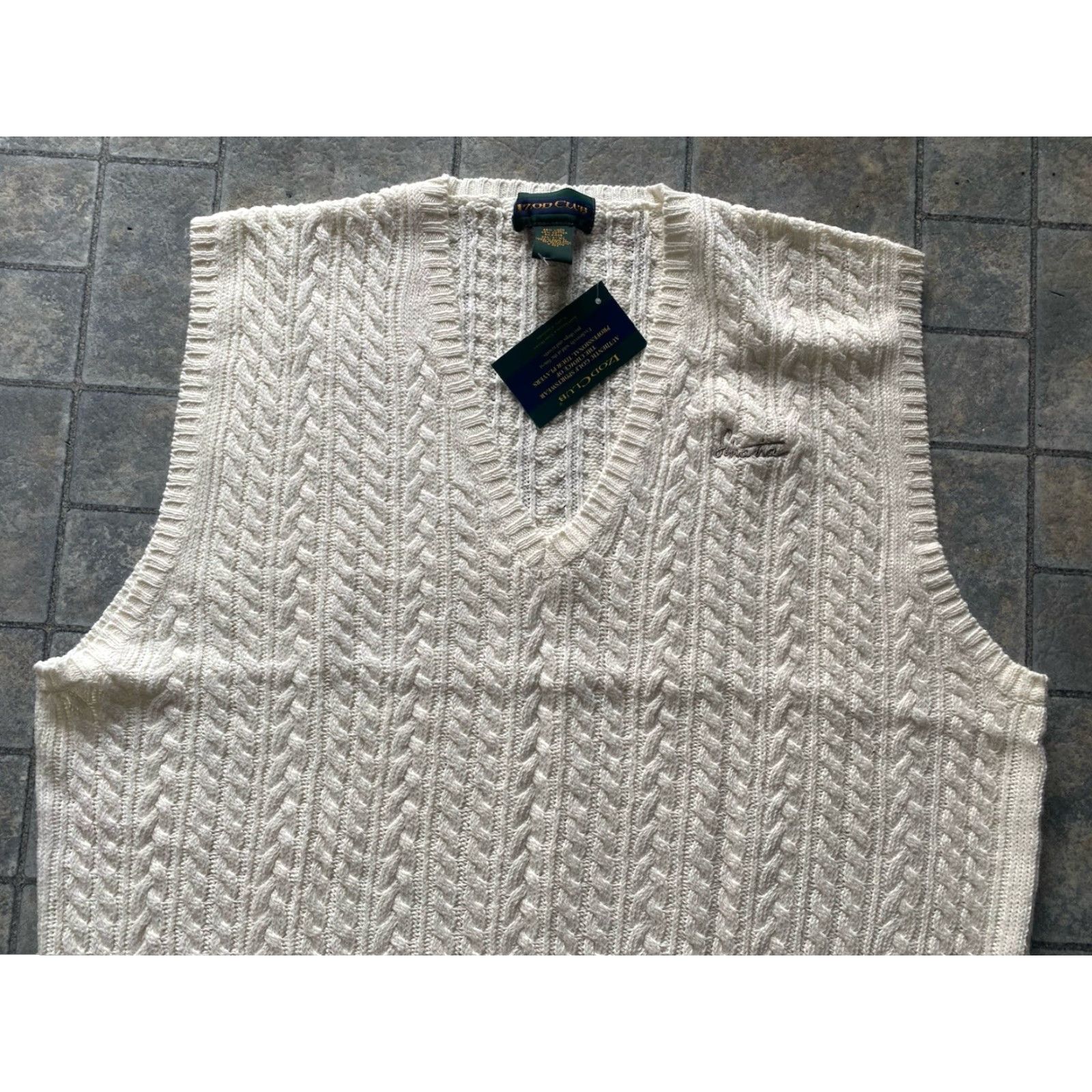 Izod VINTAGE IZOD CLUB Golf Sweater Vest Mens XL Frank Sinatra Embroidered Cable Knit Size US XL / EU 56 / 4 - 3 Thumbnail
