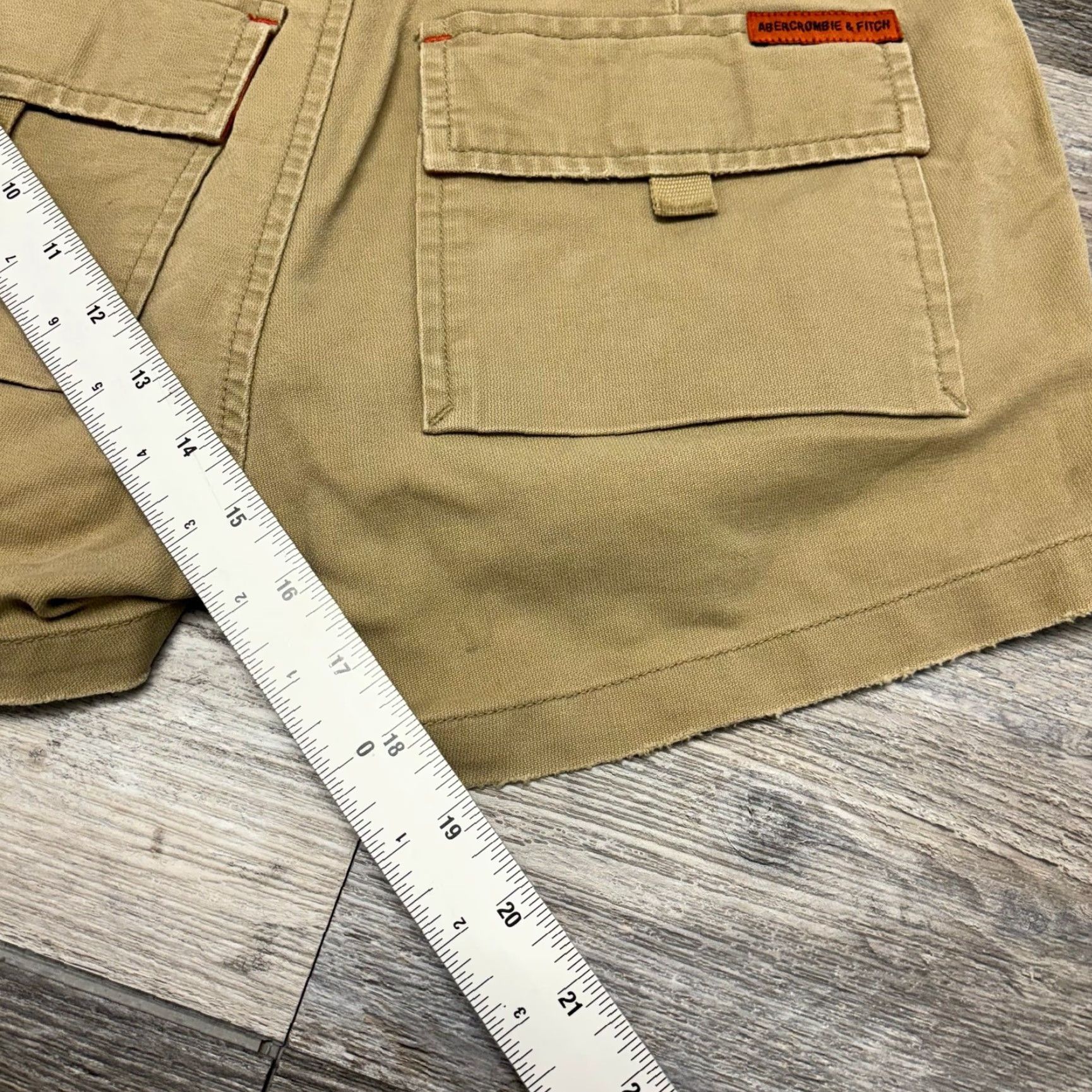 Abercrombie & Fitch VINTAGE Abercrombie & Fitch Shorts Cargo Military Womens 2 Beige Tan Cotton 100% Utility Y2K 2000s Girls/Mens? Size 26" / US 2 / IT 38 - 7 Thumbnail