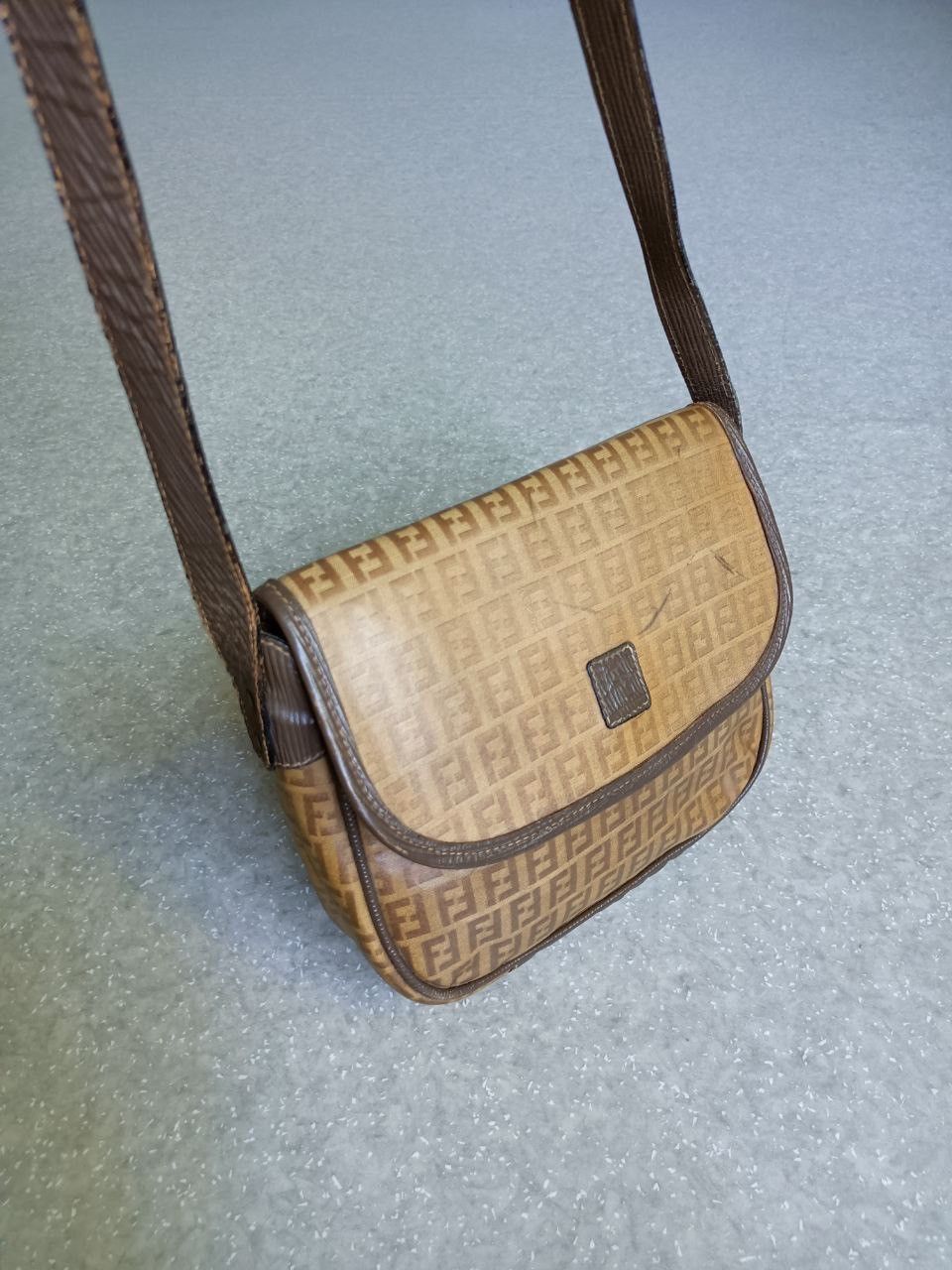 Fendi 💥Rare💥Authentic Fendi Roma Crossbody monogram bag Size ONE SIZE - 5 Thumbnail