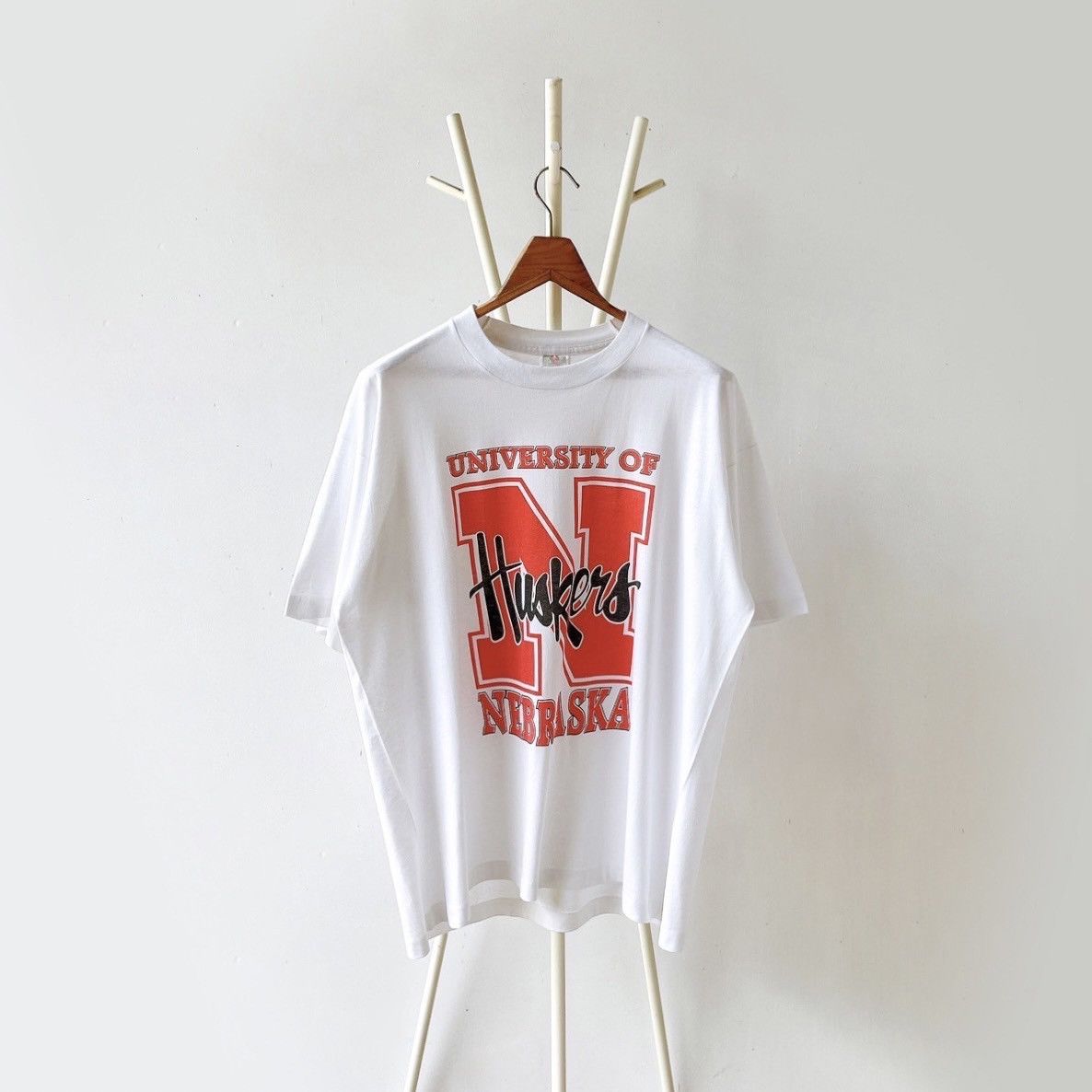 Vintage 90s University of Nebraska huskers t-shirt/ XL Size US XL / EU 56 / 4 - 1 Thumbnail