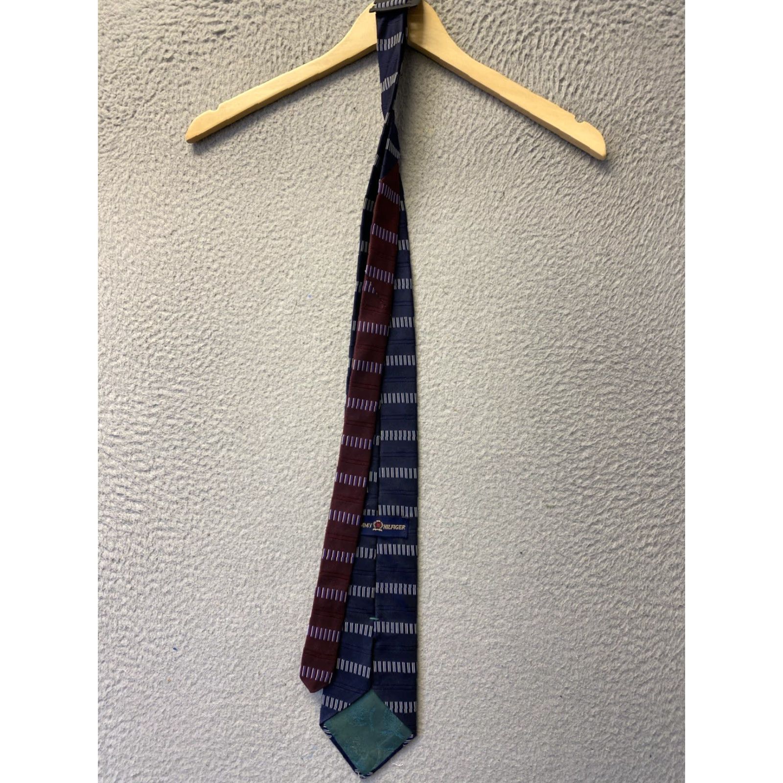 Tommy Hilfiger VINTAGE Tommy Hilfiger Men's Silk Blend Geometric Navy Tie One Size Formal Business Size ONE SIZE - 8 Thumbnail