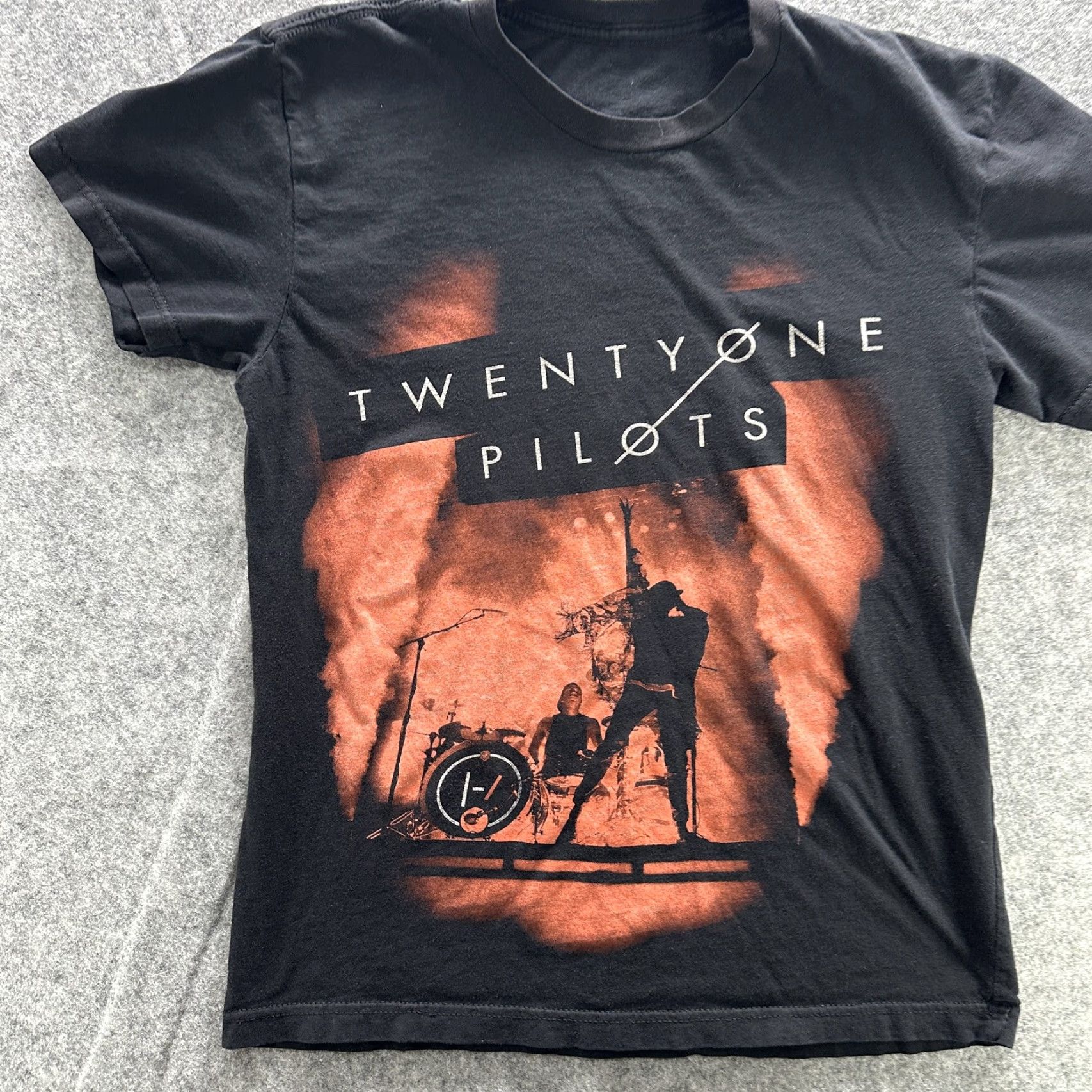 Vintage Twenty One Pilots Shirt Mens Small Black Emotional Roadshow Tour 2017 Band Tee Size US S / EU 44-46 / 1 - 2 Thumbnail
