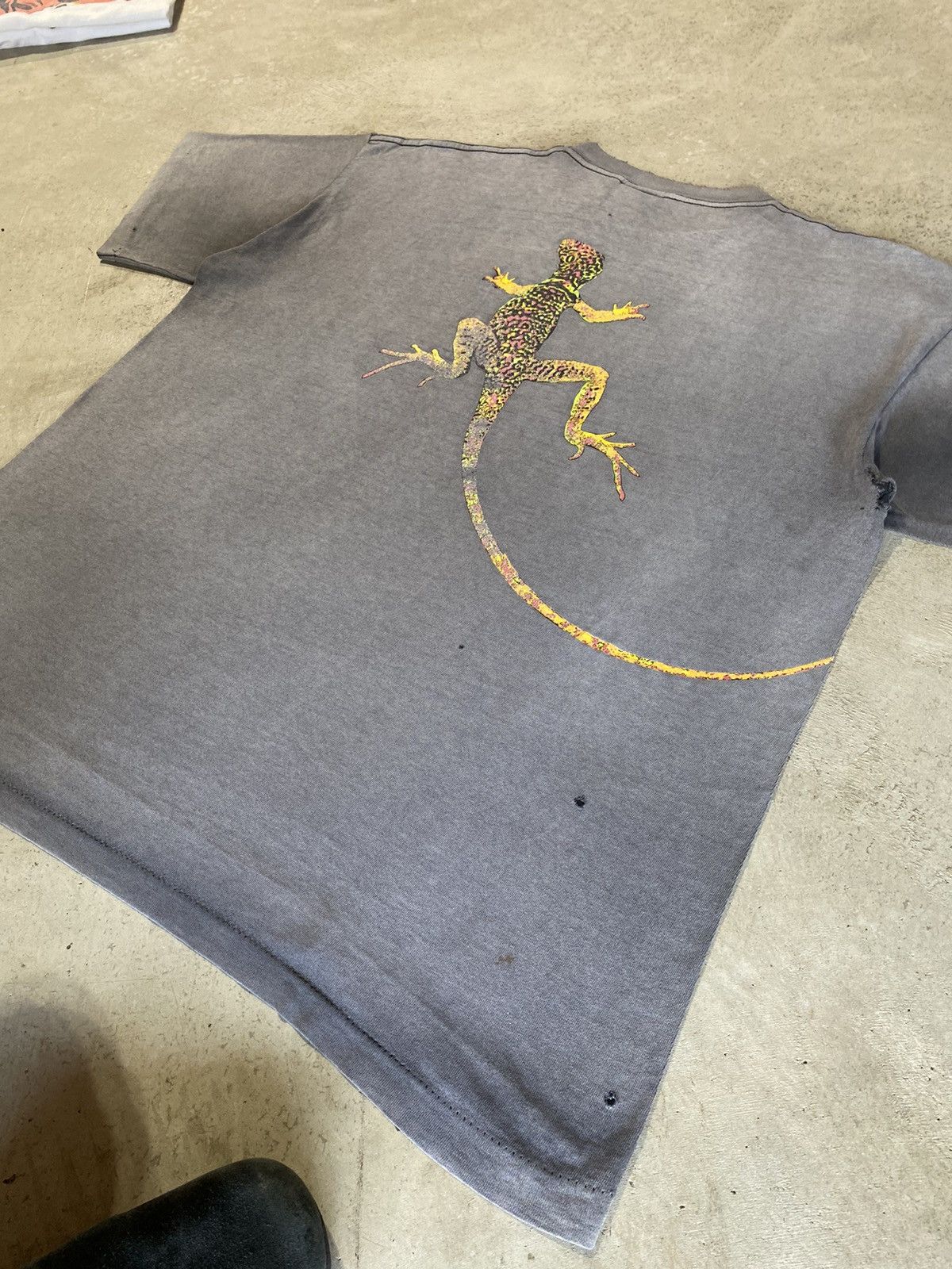 4GSELLER × Marlboro × Vintage Vintage Marlboro Unlimited Lizard Gecko Smoked Faded Shirt Size US XL / EU 56 / 4 - 12 Thumbnail