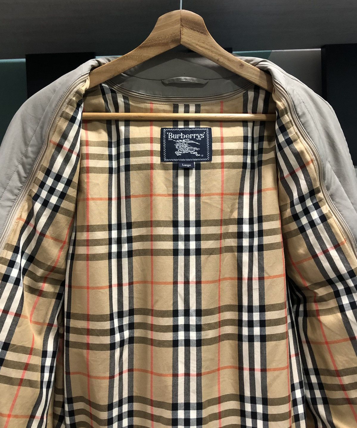 VTG Burberry London Lined Feathers Novacheck Puffer Jacket