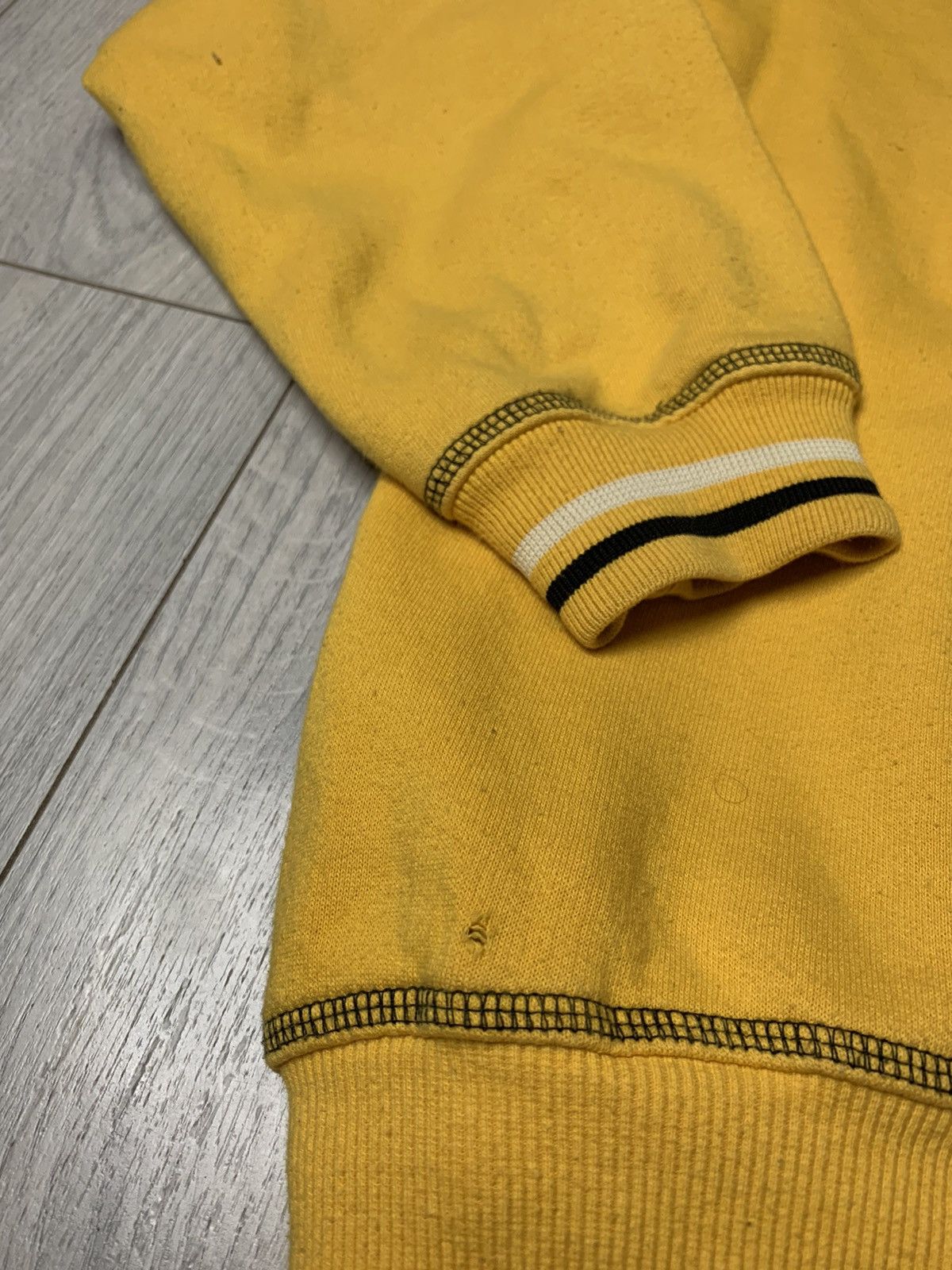Fila × Vintage Vintage Sweatshirt Fila With Centre Logo Y2K Size US M / EU 48-50 / 2 - 6 Thumbnail